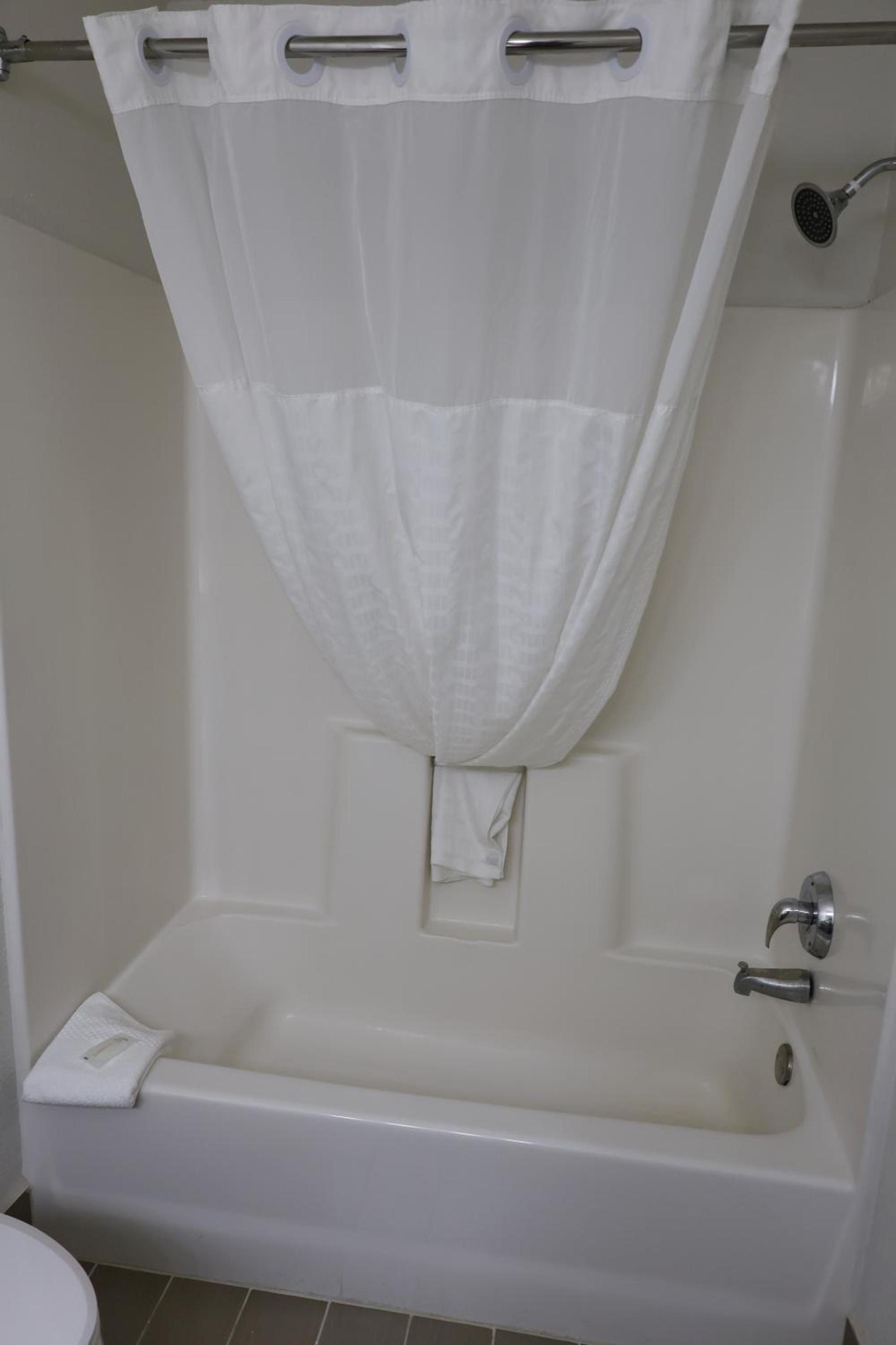 MainStay Suites Madison Airport photo 99