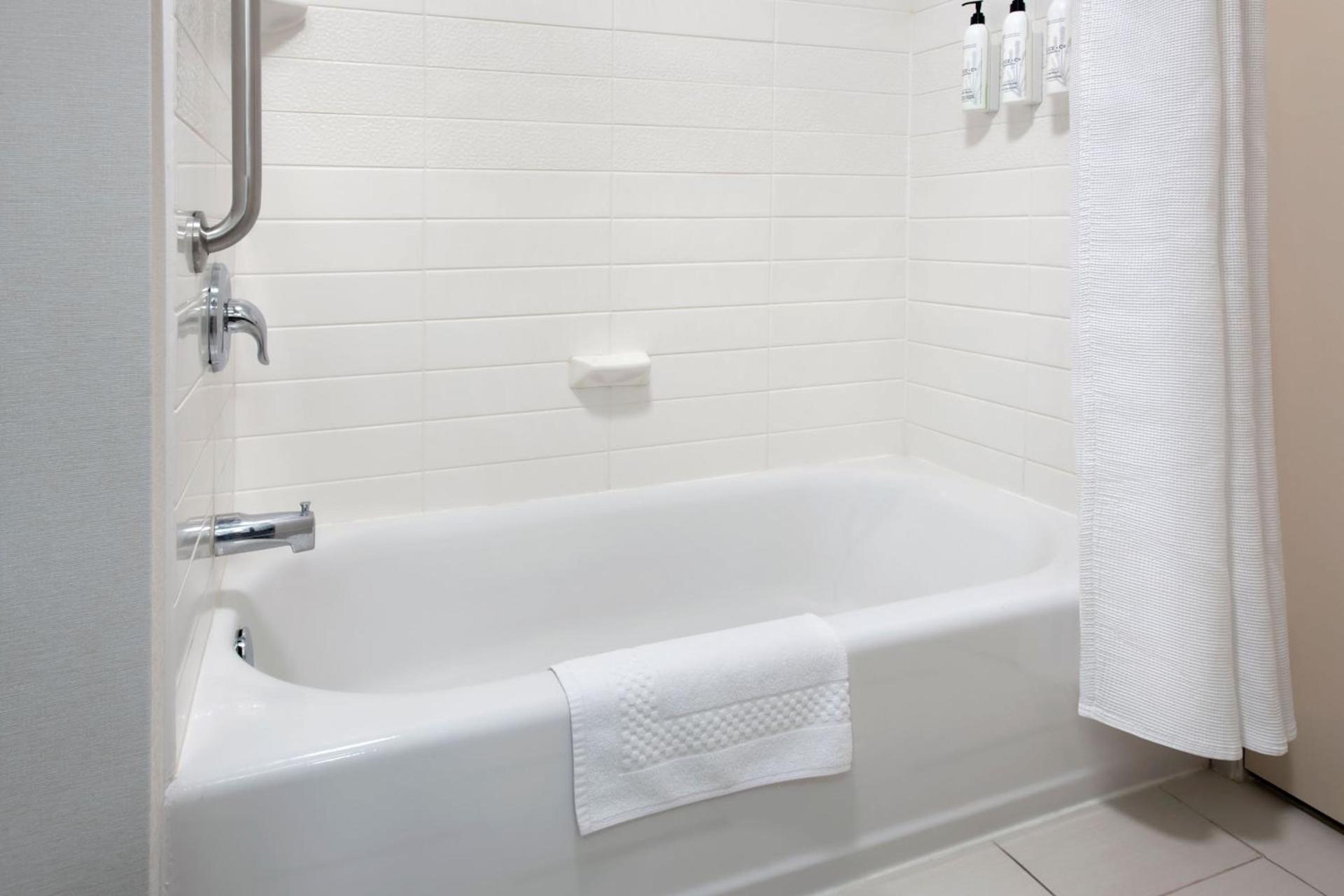 Fairfield Inn & Suites by Marriott Watertown Thousand Islands photo 11