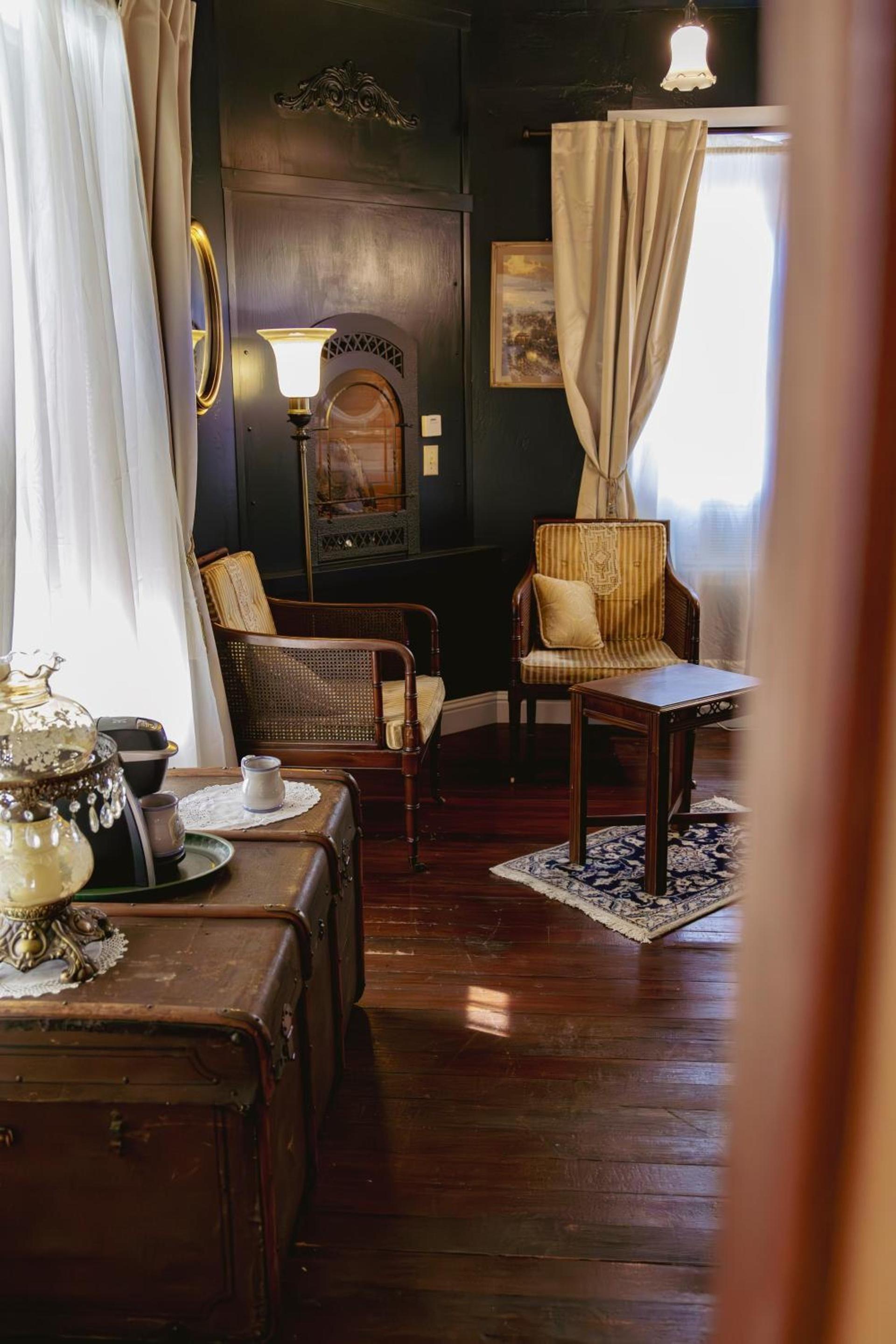 Weaverville Hotel photo 52