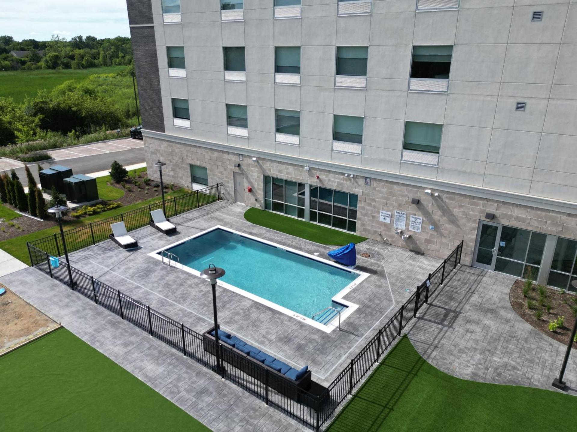 Holiday Inn Express & Suites Chicago Schaumburg, an IHG Hotel photo 40