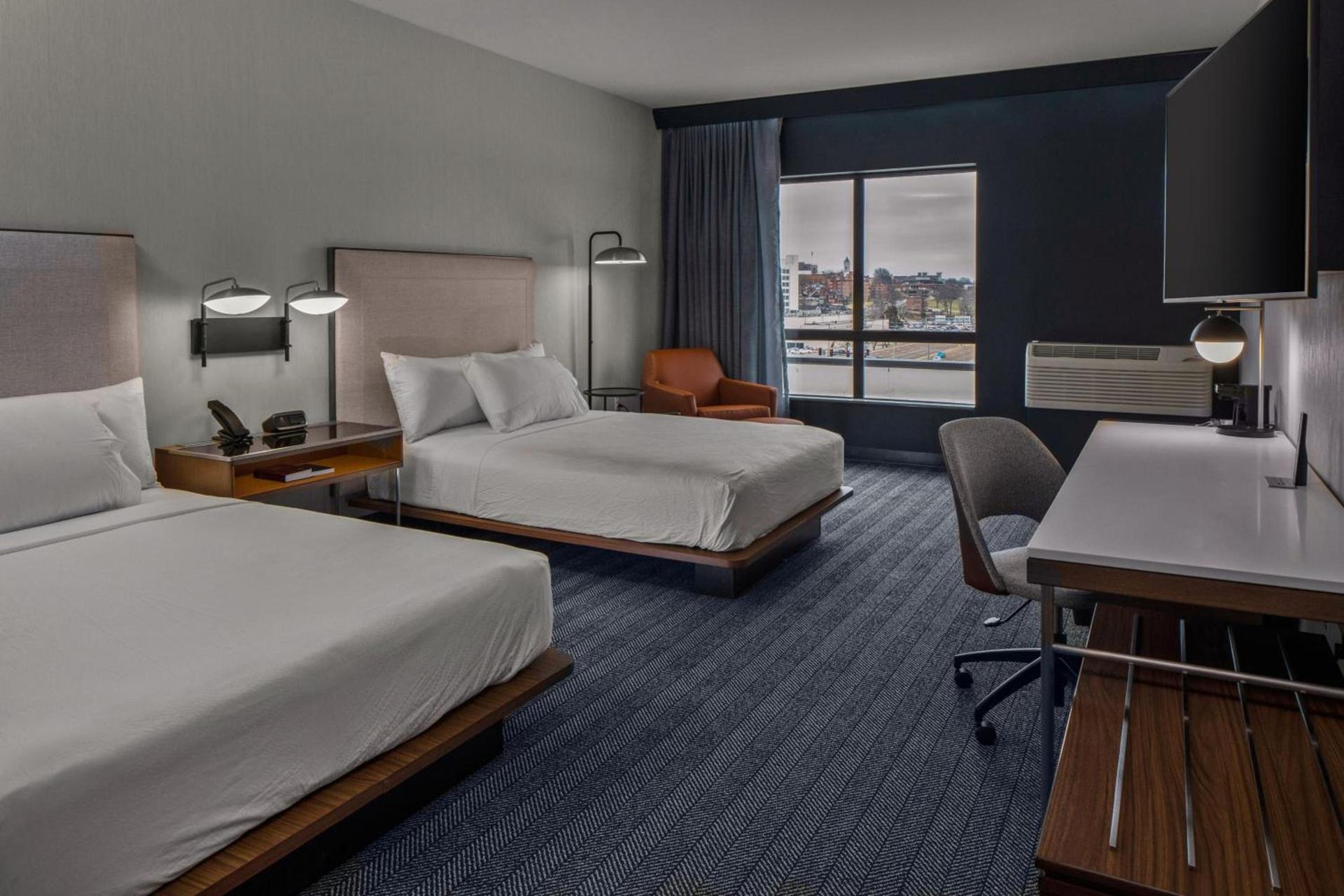 Courtyard by Marriott Jefferson City photo 8