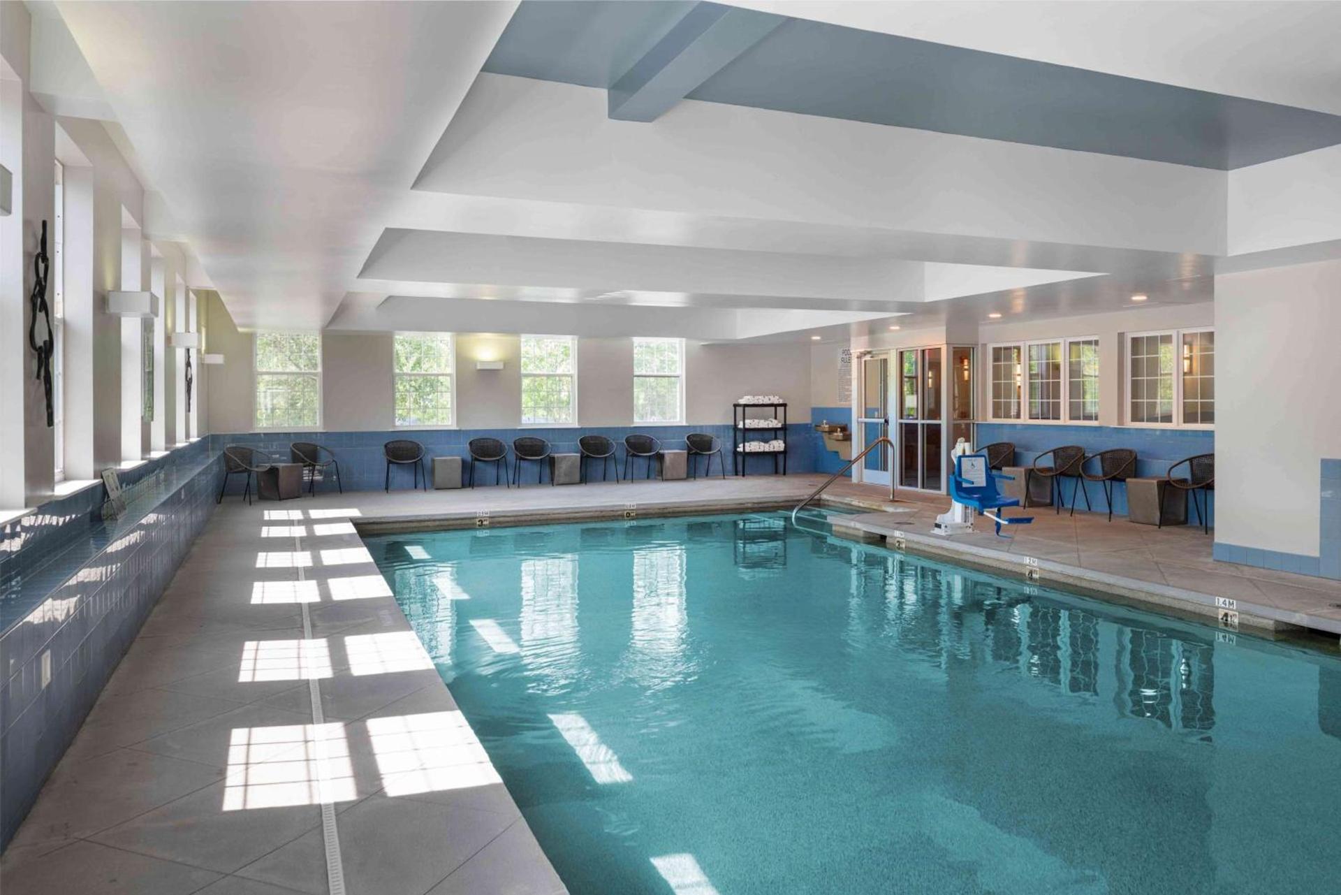 Holiday Inn Express St. Albans by IHG photo 12