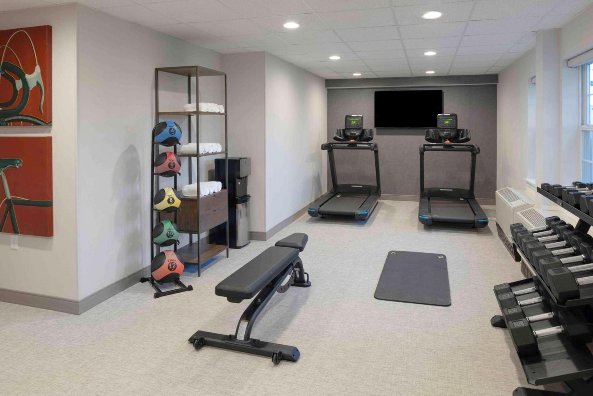Holiday Inn Express St. Albans by IHG photo 14