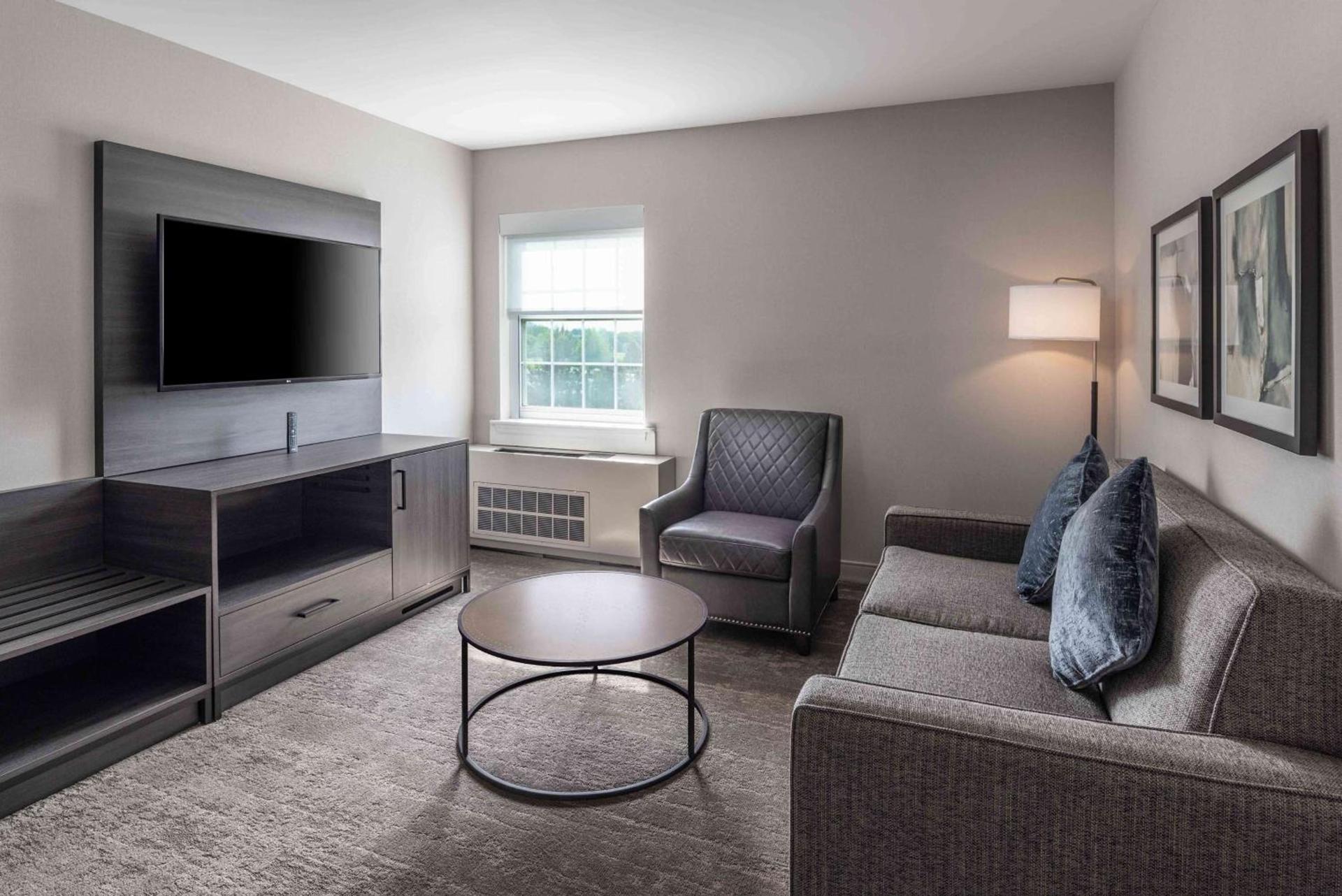 Holiday Inn Express St. Albans by IHG photo 25
