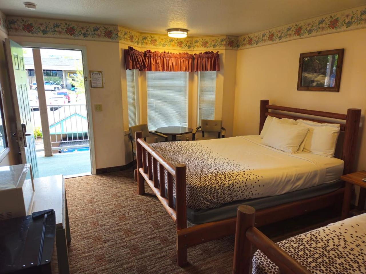 Sweet Breeze Inn Grants Pass photo 27