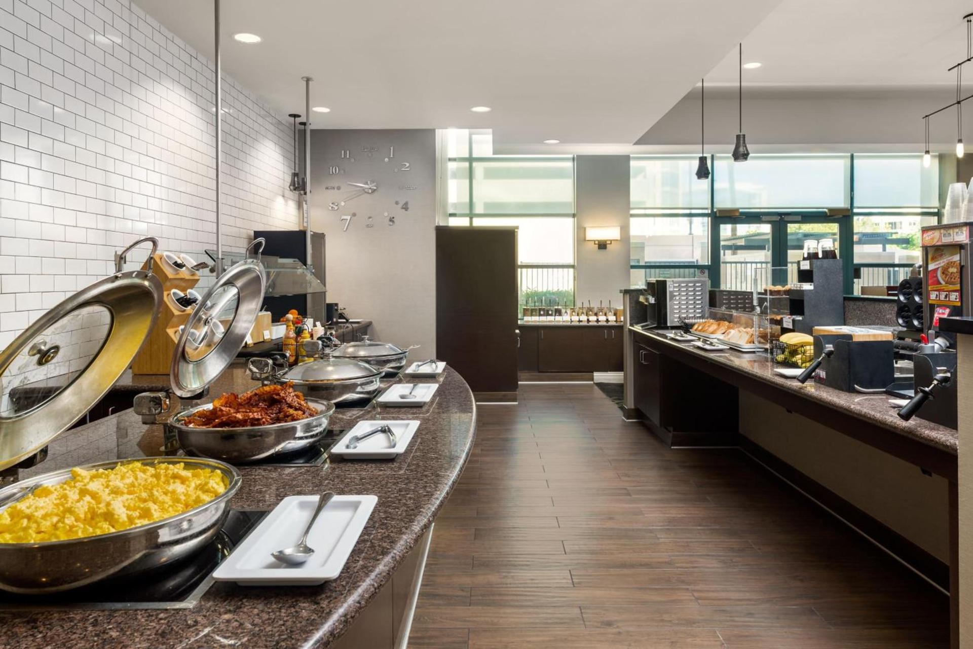 Residence Inn by Marriott Las Vegas Hughes Center photo 24