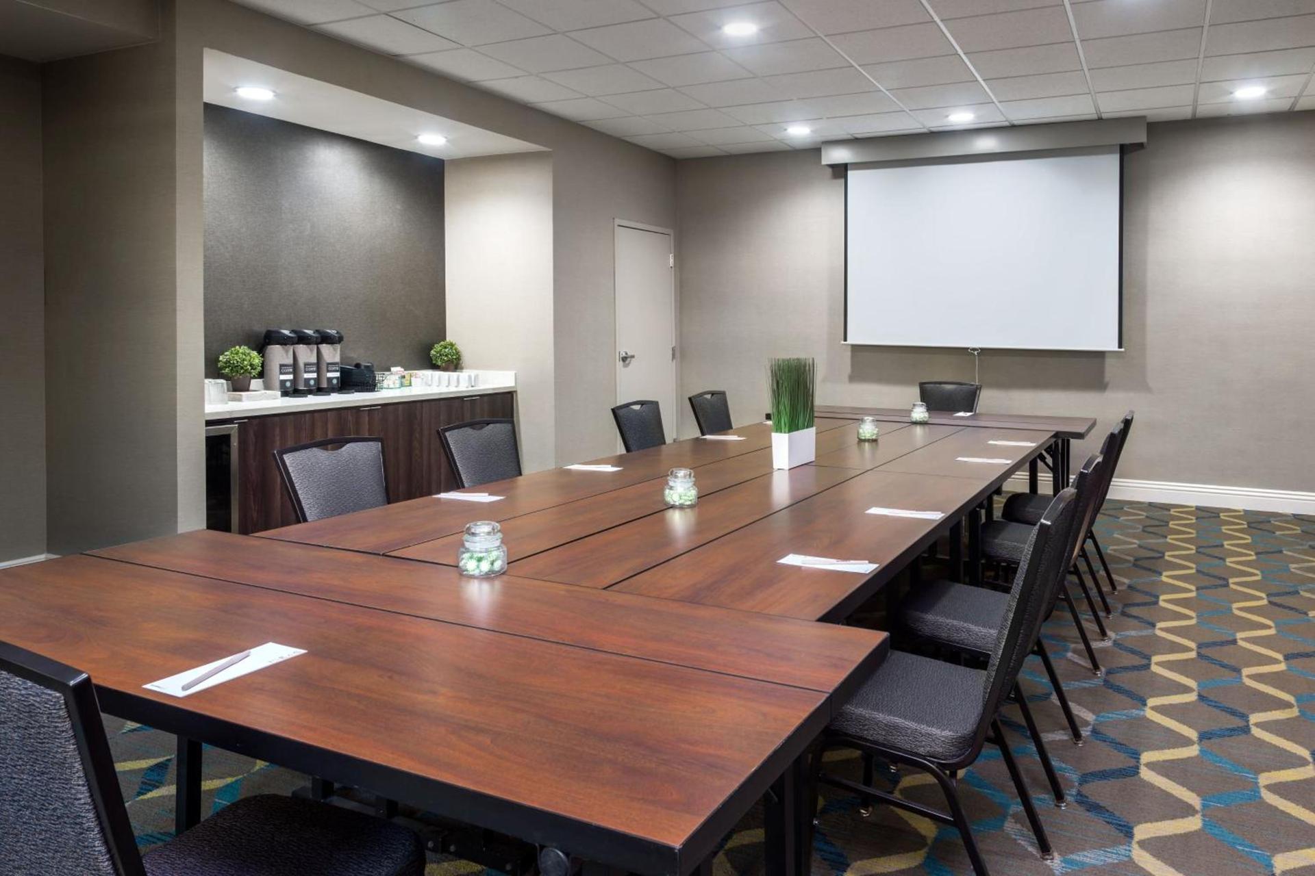 Residence Inn by Marriott Las Vegas Hughes Center photo 30