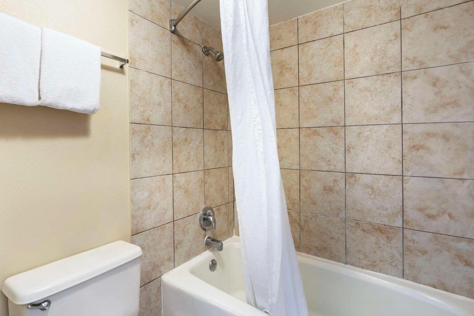 Suburban Studios International Drive photo 7