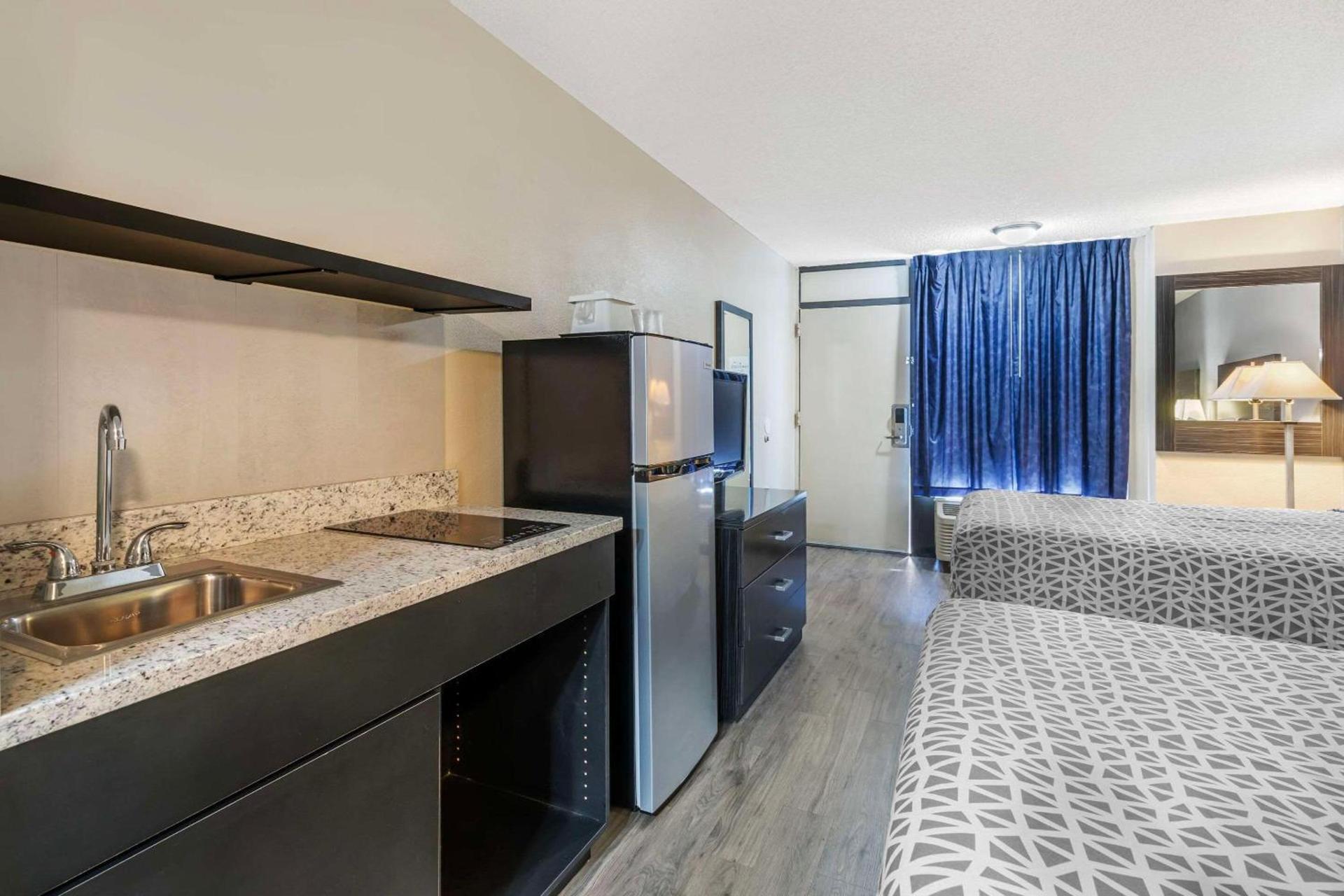 Suburban Studios International Drive photo 9