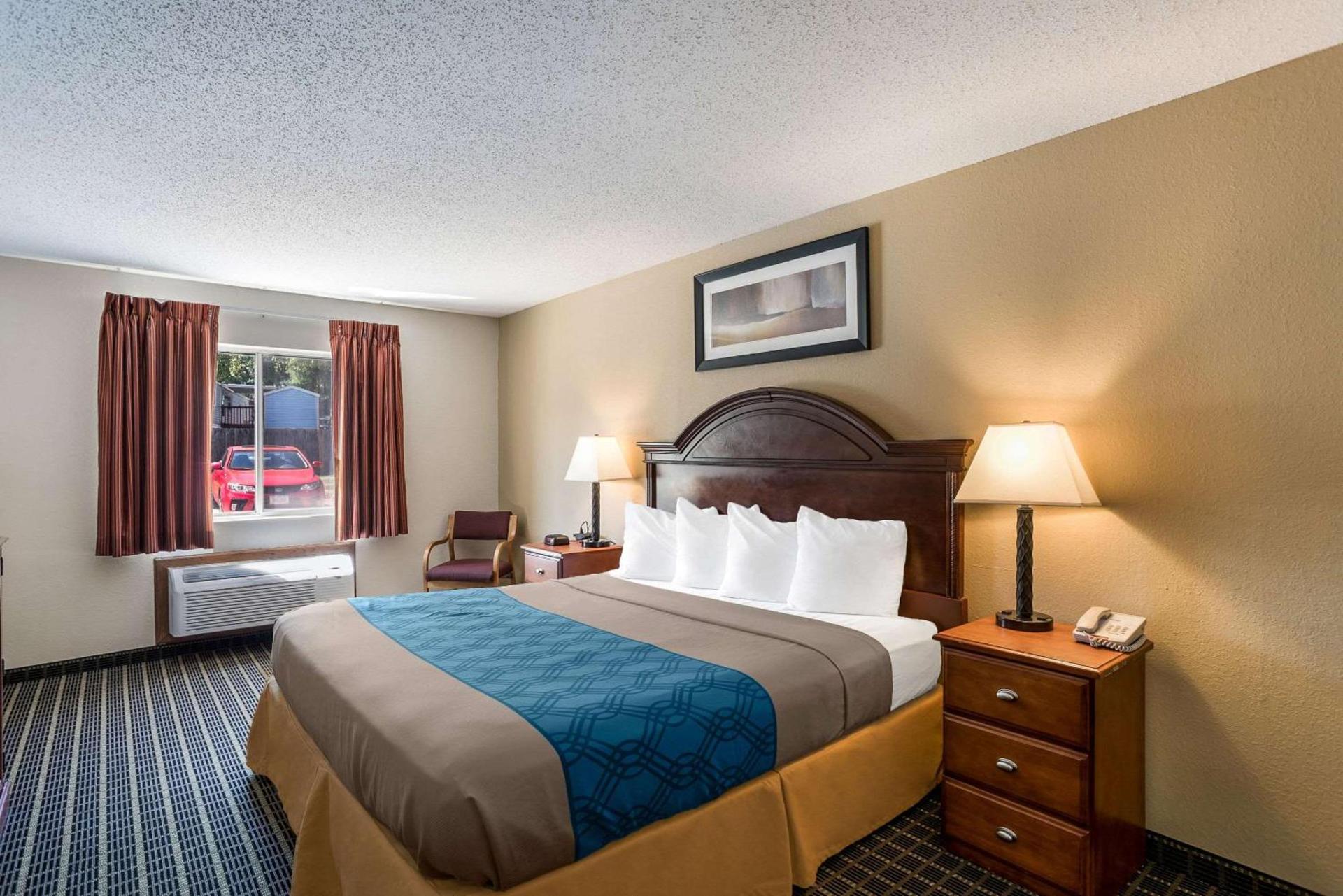 Rodeway Inn Cedar Rapids Westdale photo 7