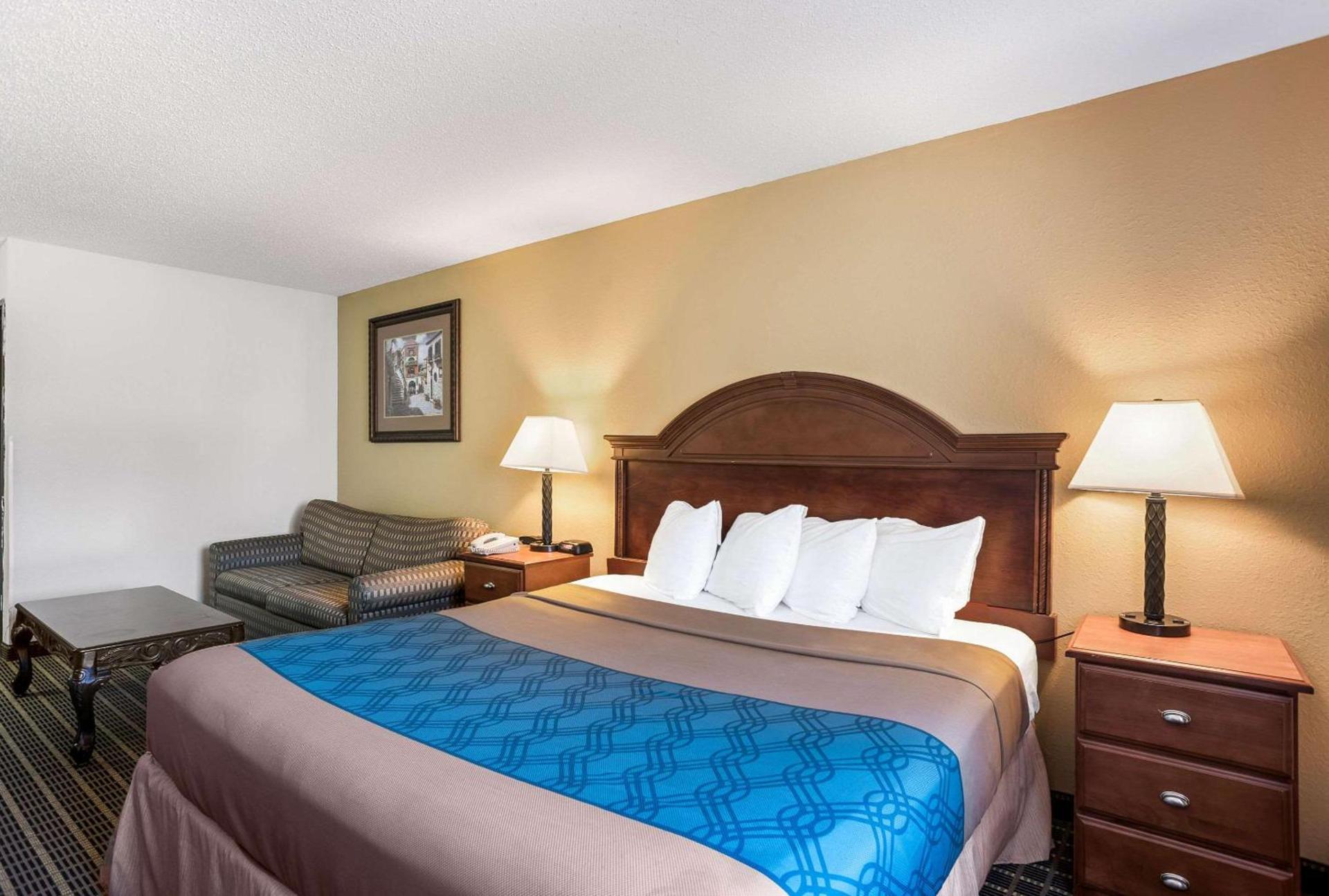 Rodeway Inn Cedar Rapids Westdale photo 10