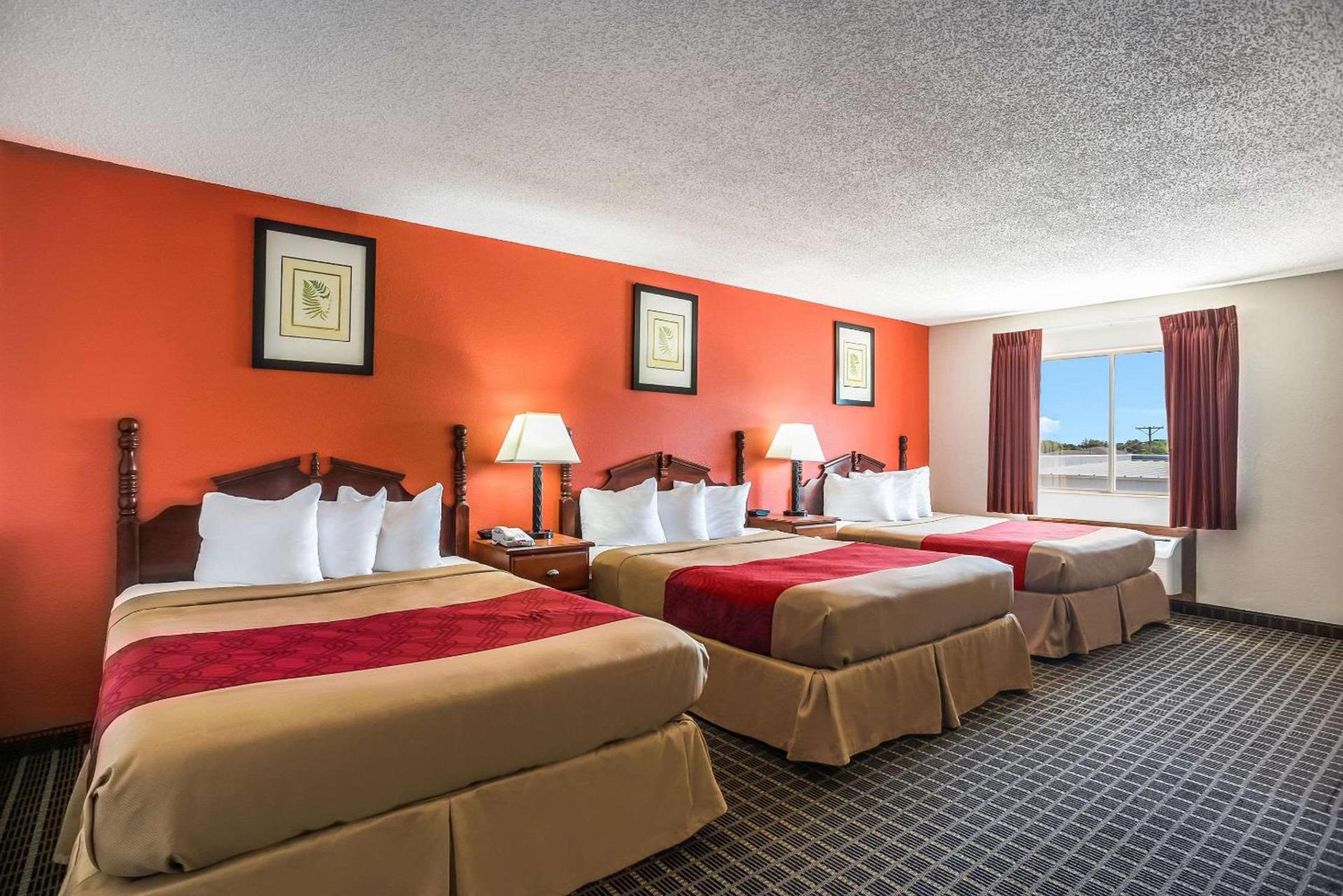 Rodeway Inn Cedar Rapids Westdale photo 20