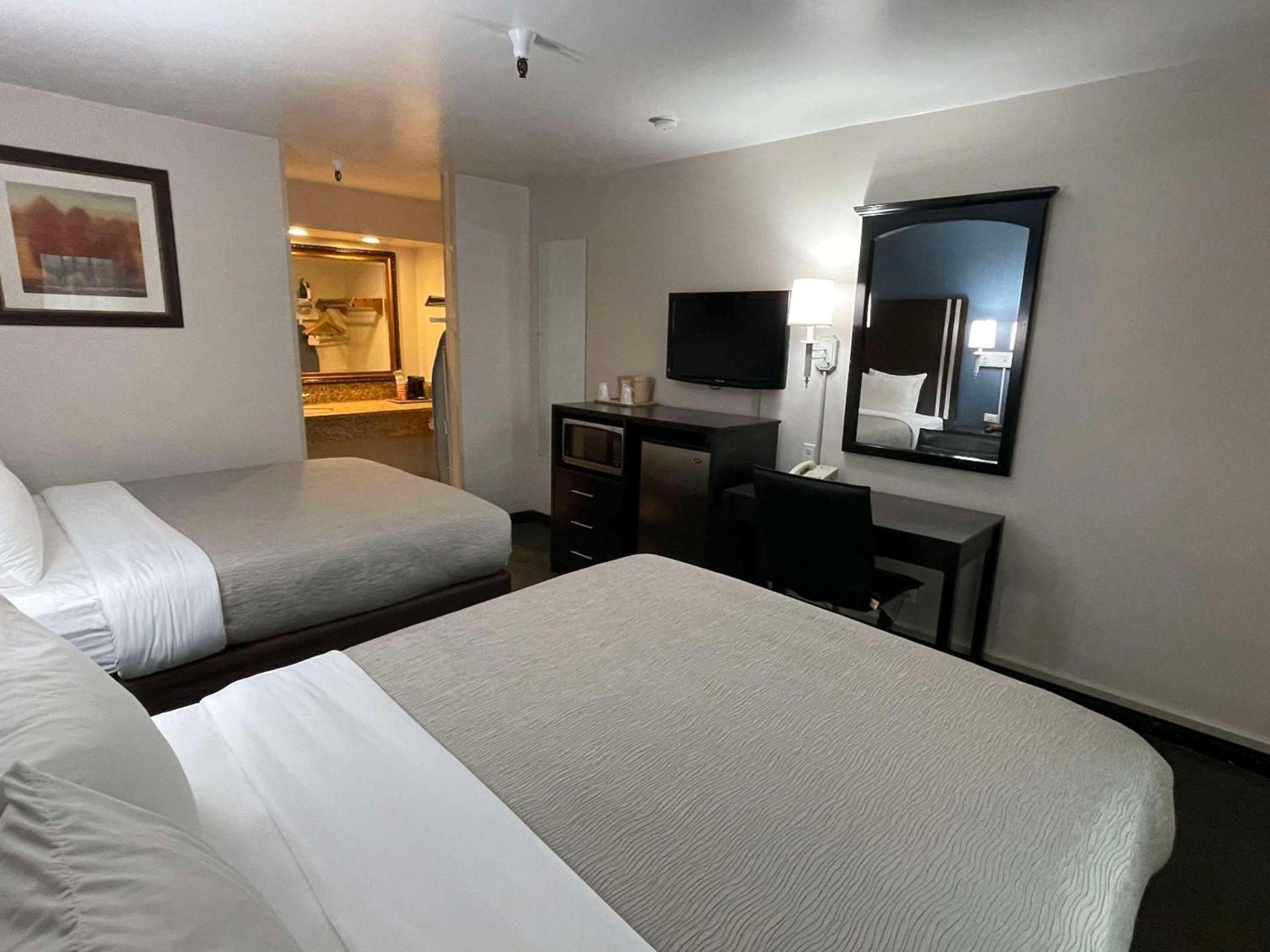 Quality Inn Ontario Airport Convention Center photo 11