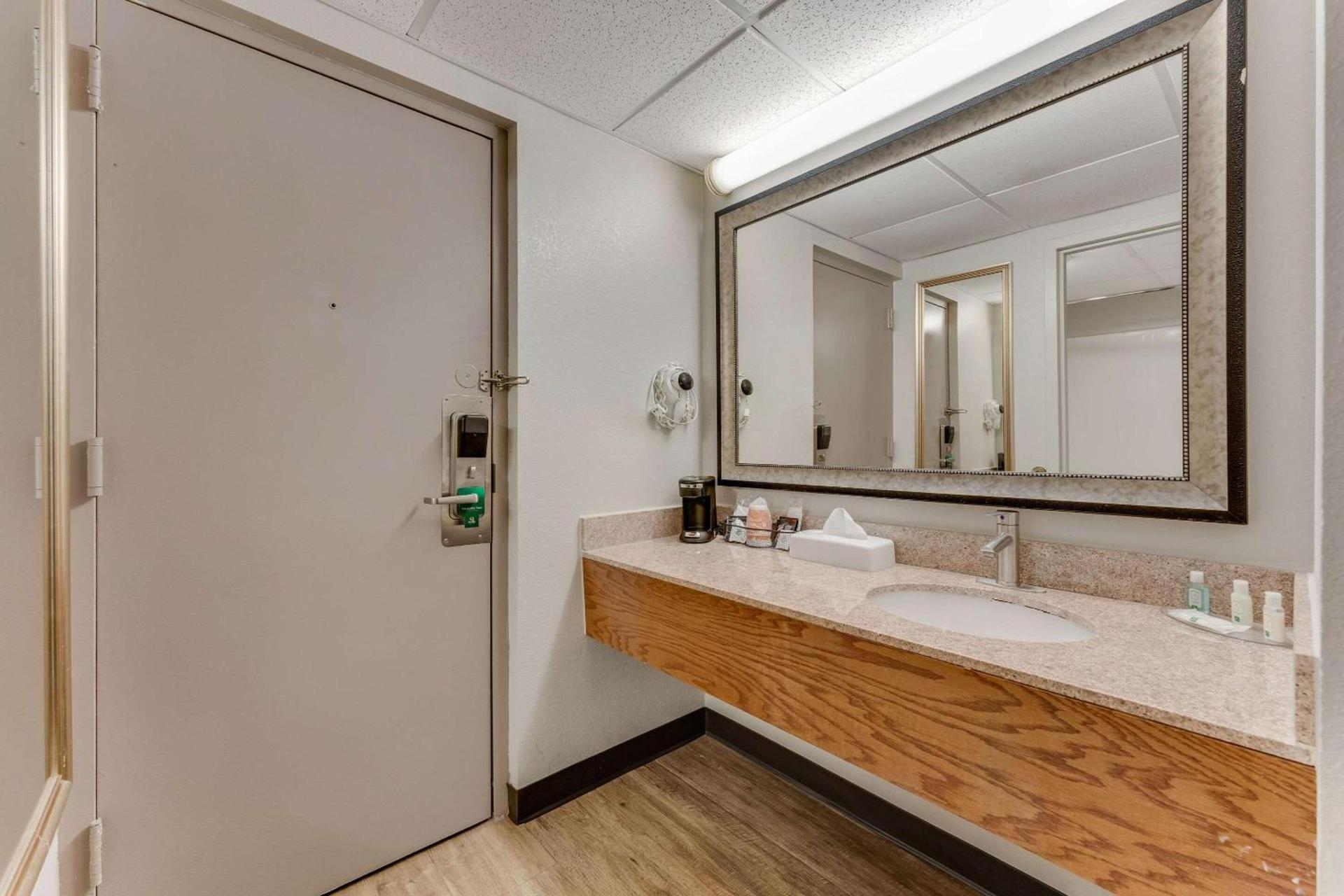 Quality Inn Easton photo 15