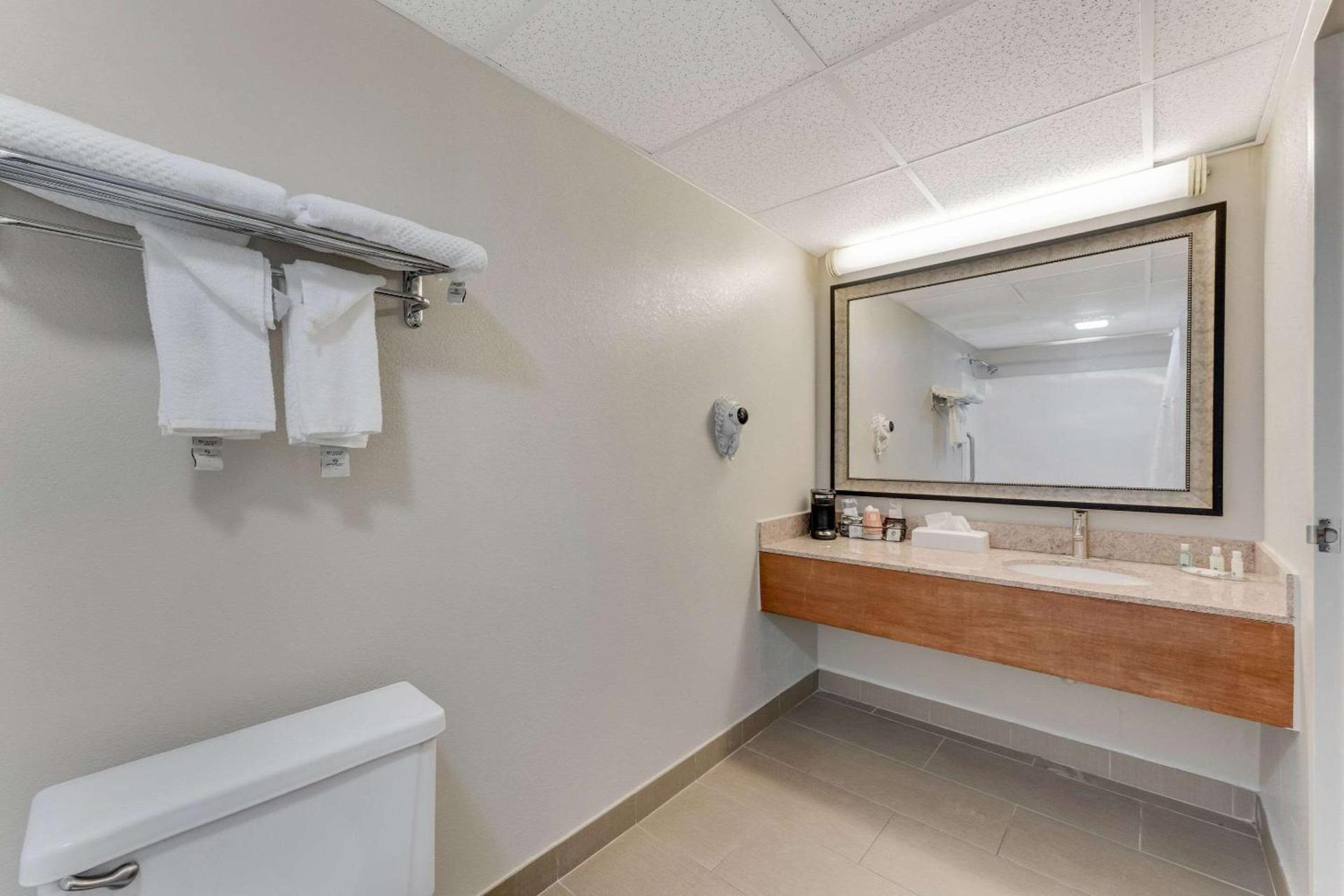 Quality Inn Easton photo 21