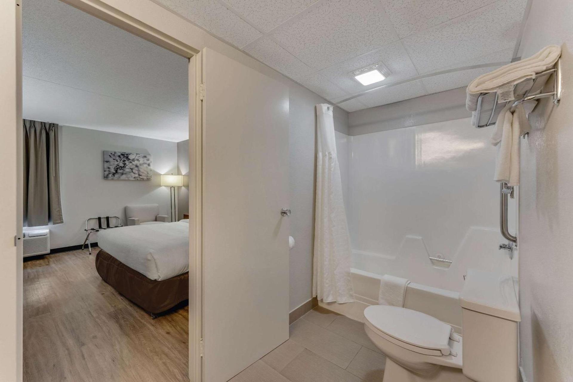 Quality Inn Easton photo 22