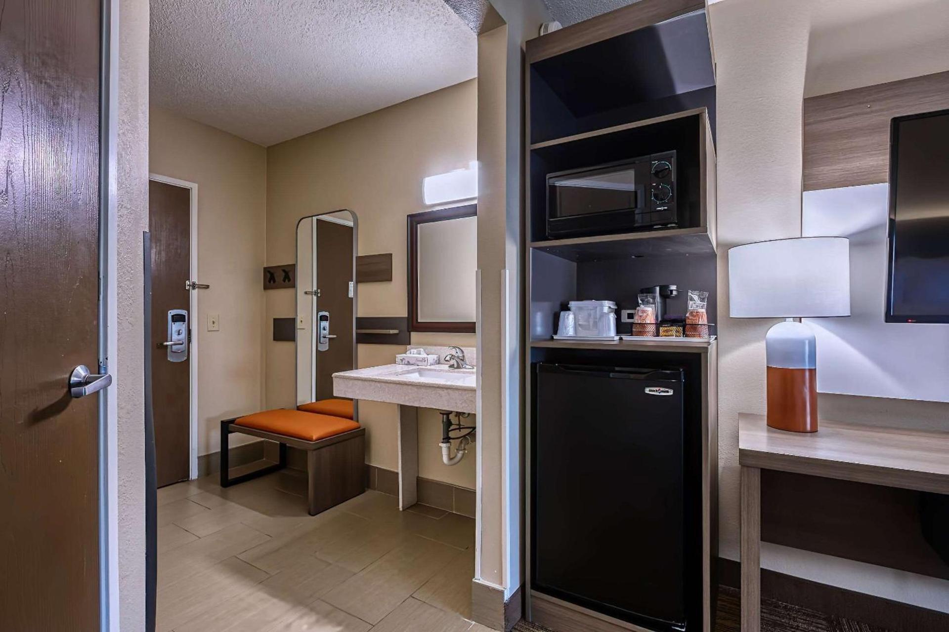 Comfort Inn & Suites Shepherdsville - Louisville South photo 25
