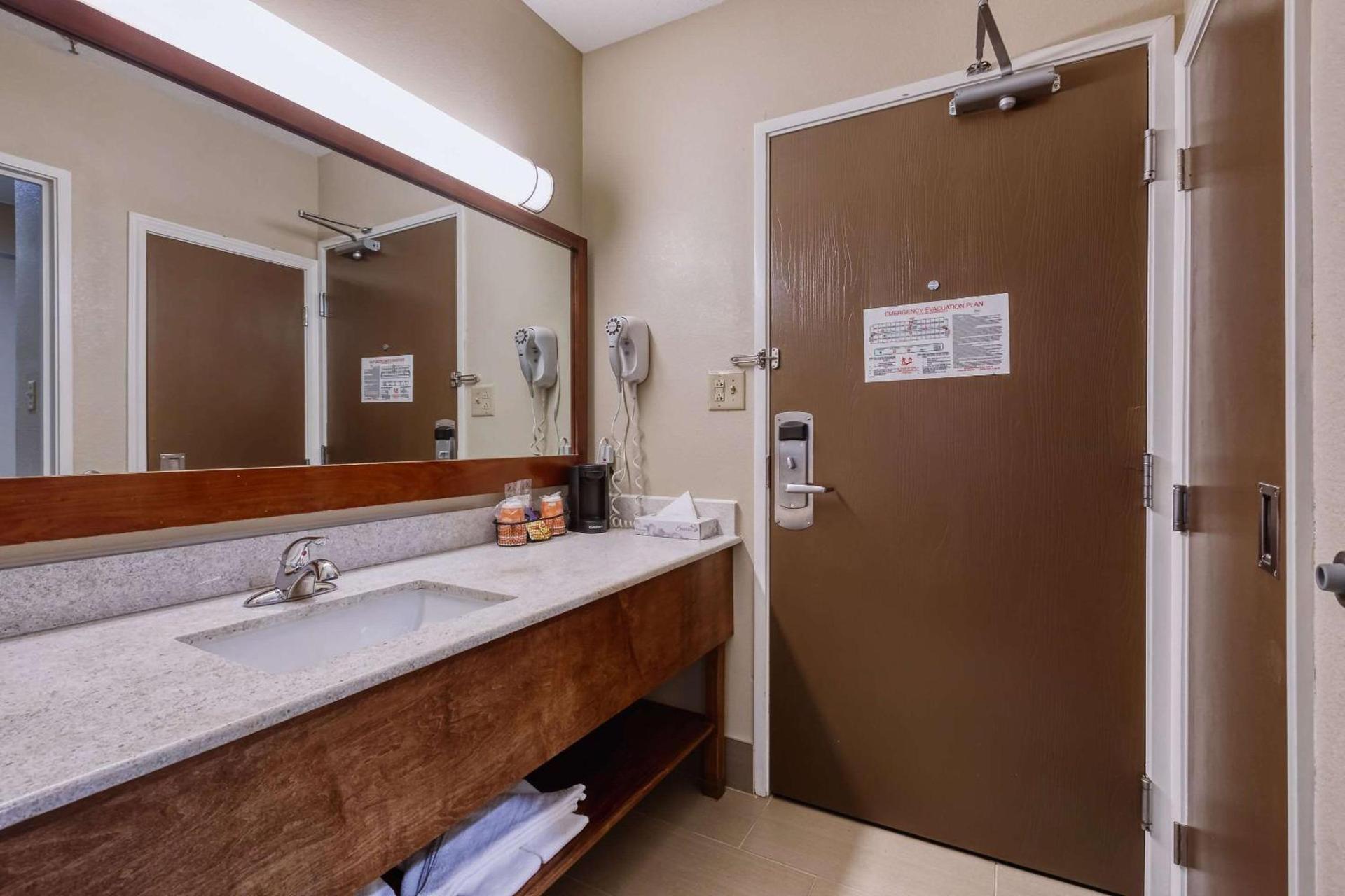 Comfort Inn & Suites Shepherdsville - Louisville South photo 41