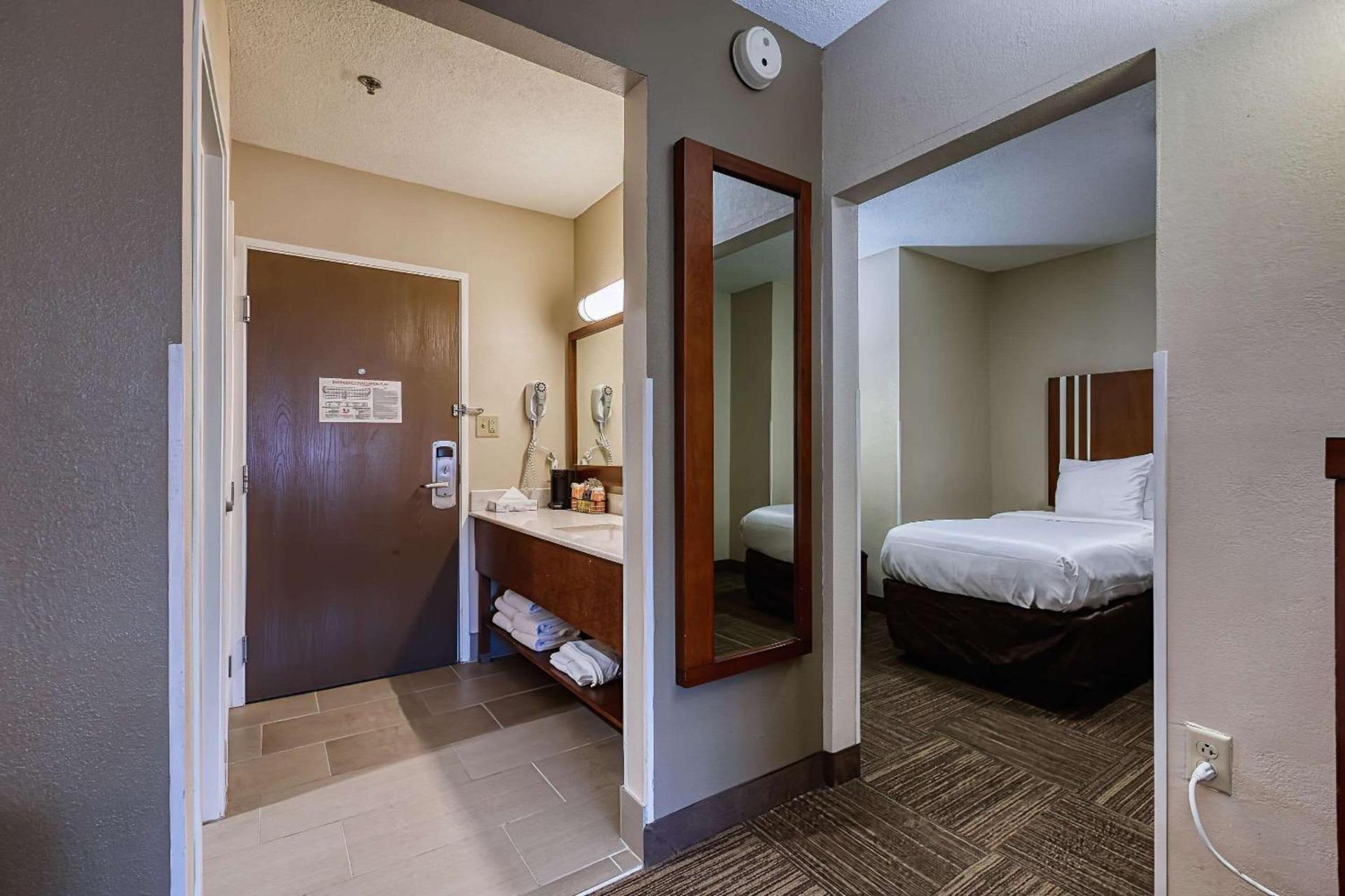 Comfort Inn & Suites Shepherdsville - Louisville South photo 44