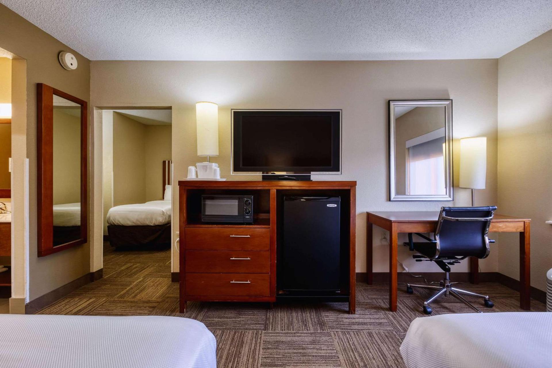 Comfort Inn & Suites Shepherdsville - Louisville South photo 43