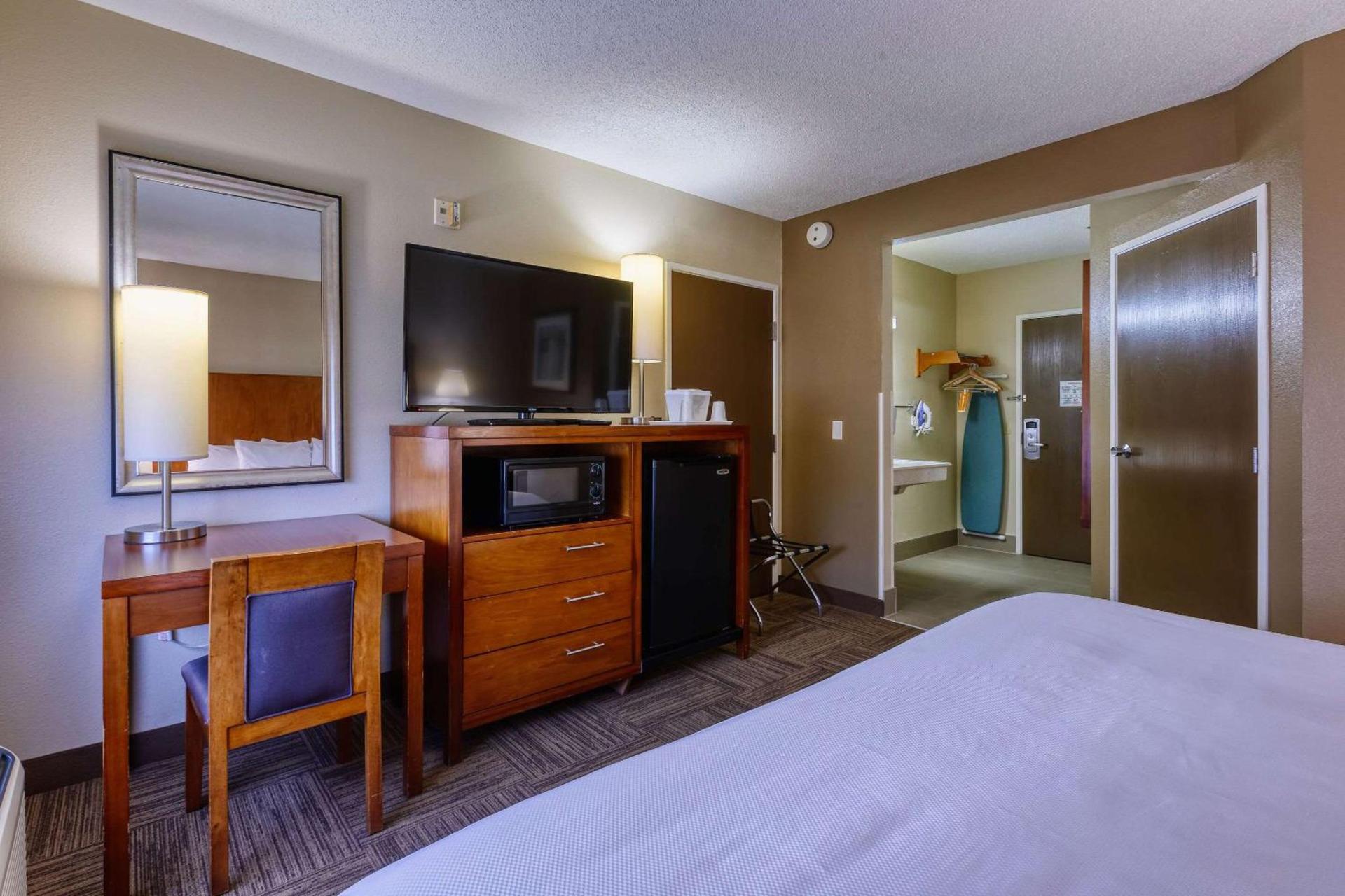 Comfort Inn & Suites Shepherdsville - Louisville South photo 21