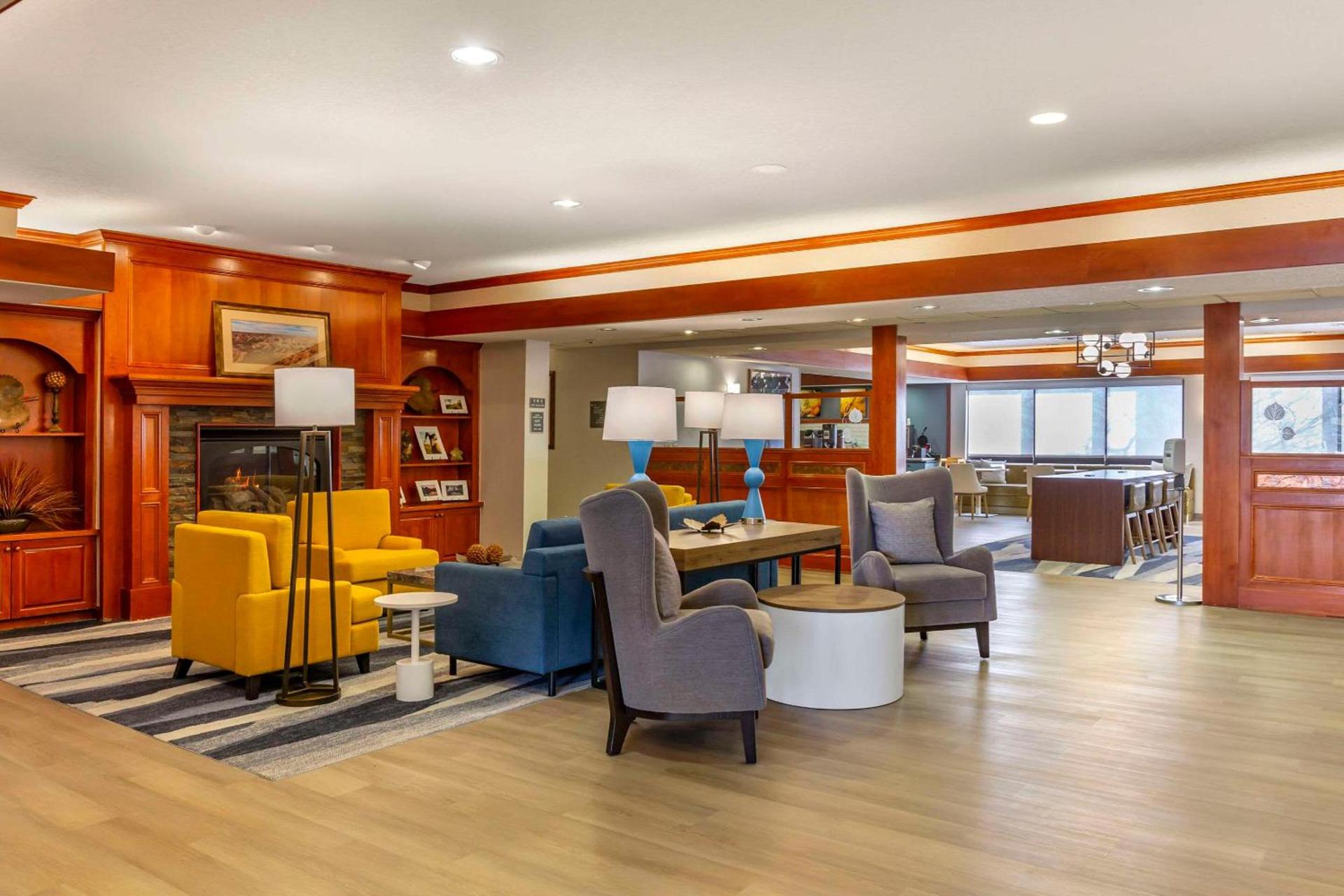 Comfort Inn & Suites Rapid City near Mt Rushmore photo 8