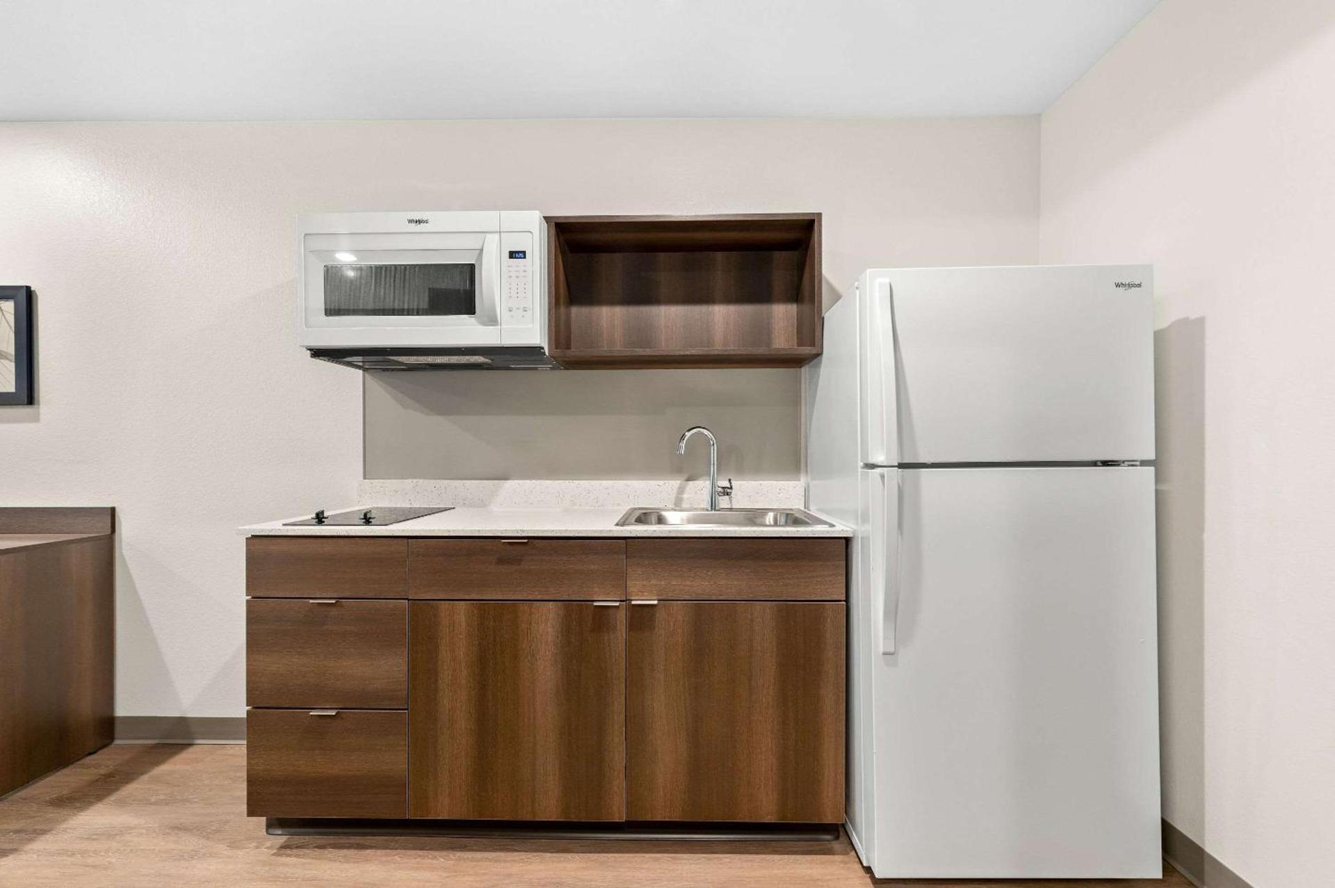 WoodSpring Suites Indio - Coachella Valley photo 16