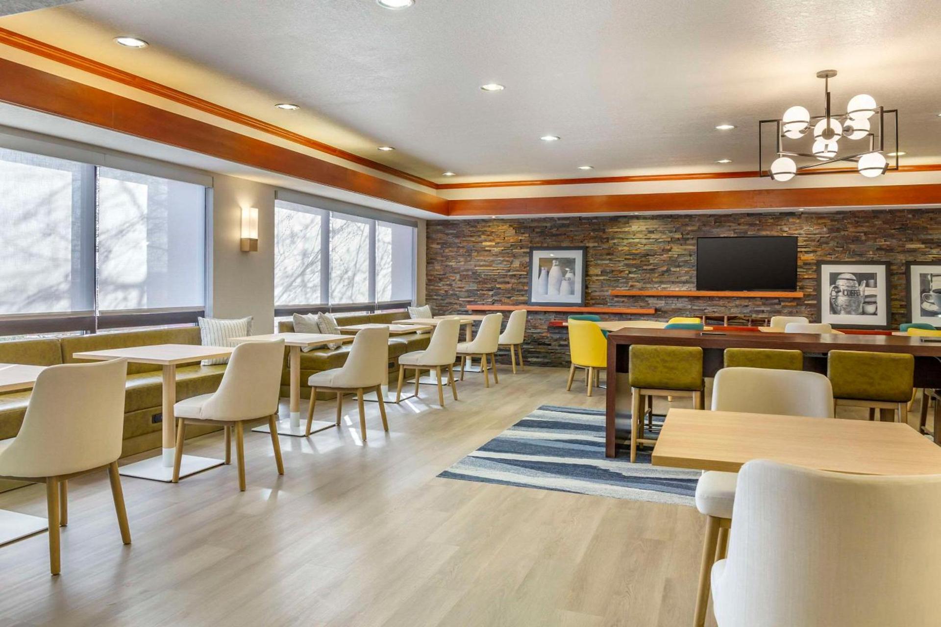 Comfort Inn & Suites Rapid City near Mt Rushmore photo 59