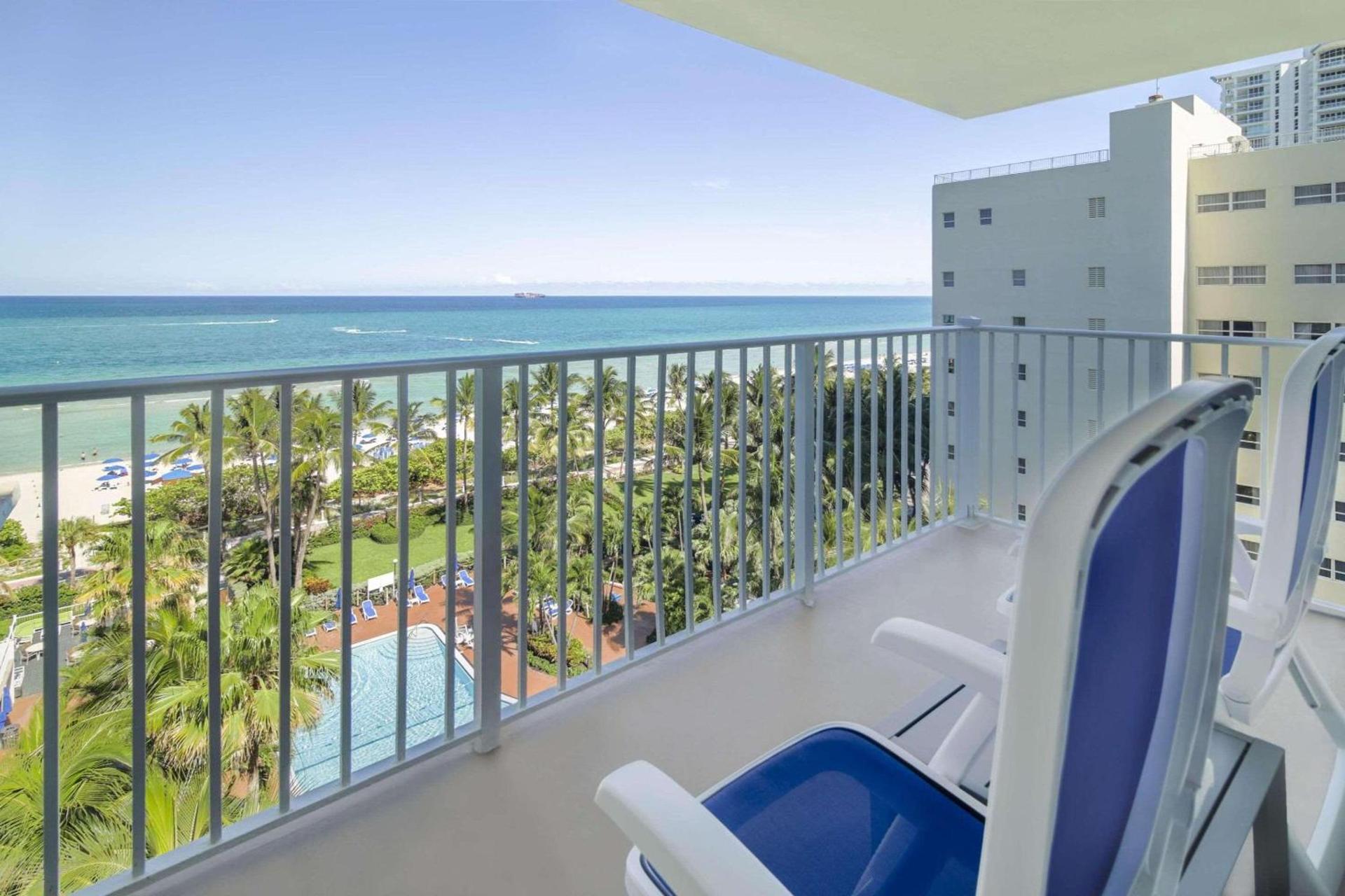 Radisson Resort Miami Beach photo 11