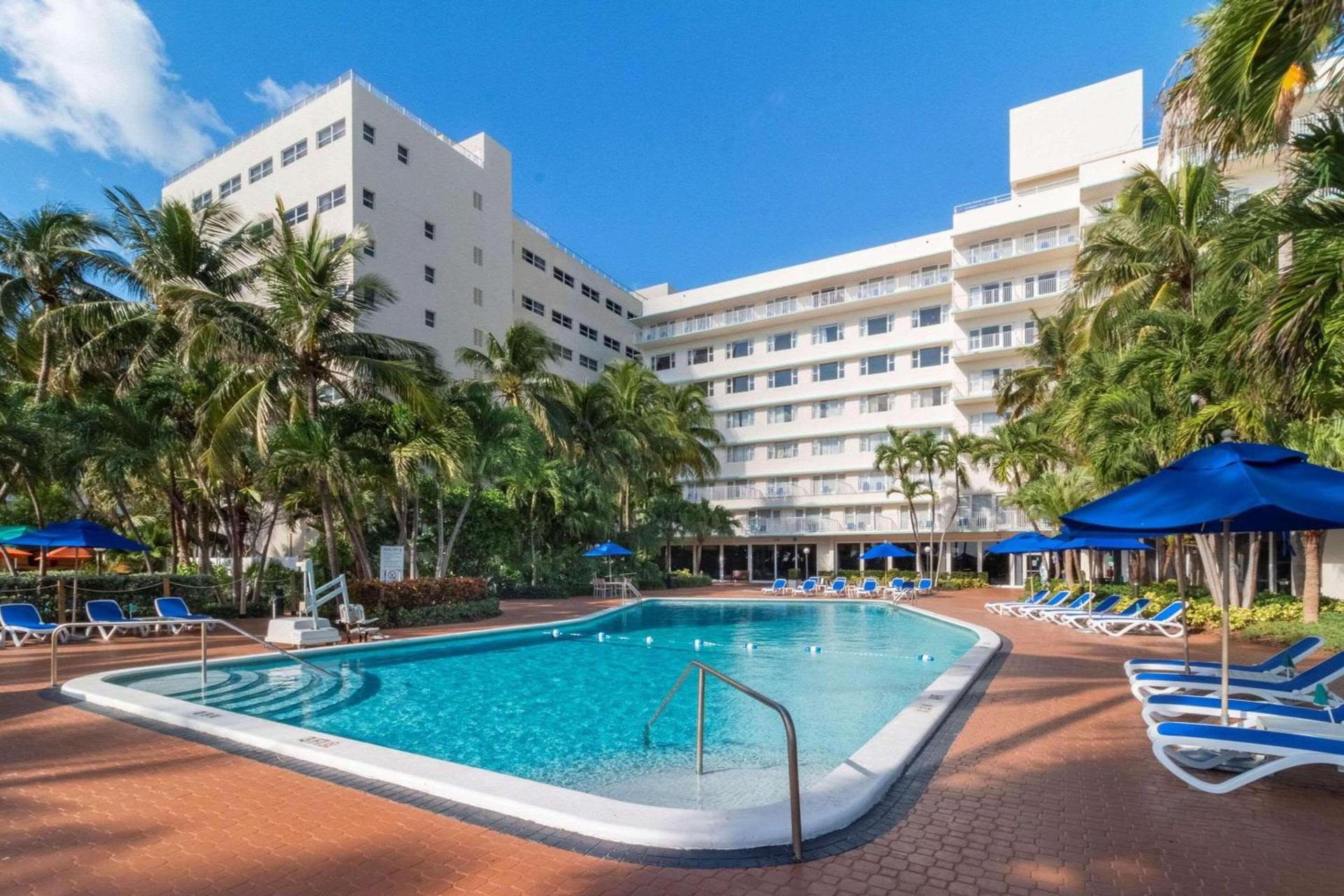Radisson Resort Miami Beach photo 46