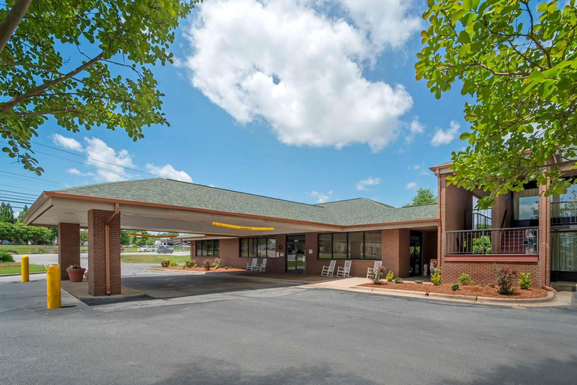 Quality Inn near Speedway photo 2