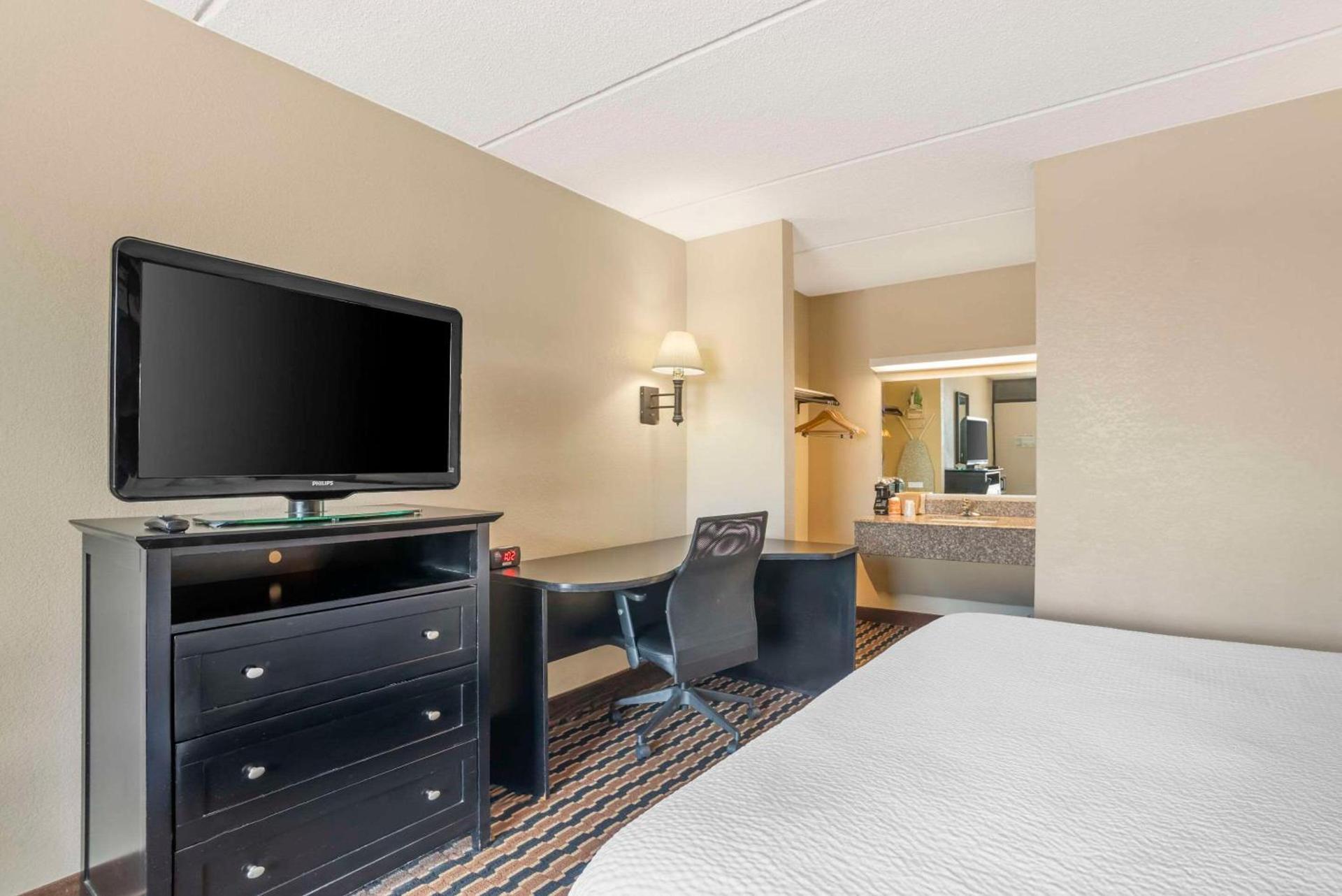 Quality Inn near Speedway photo 8