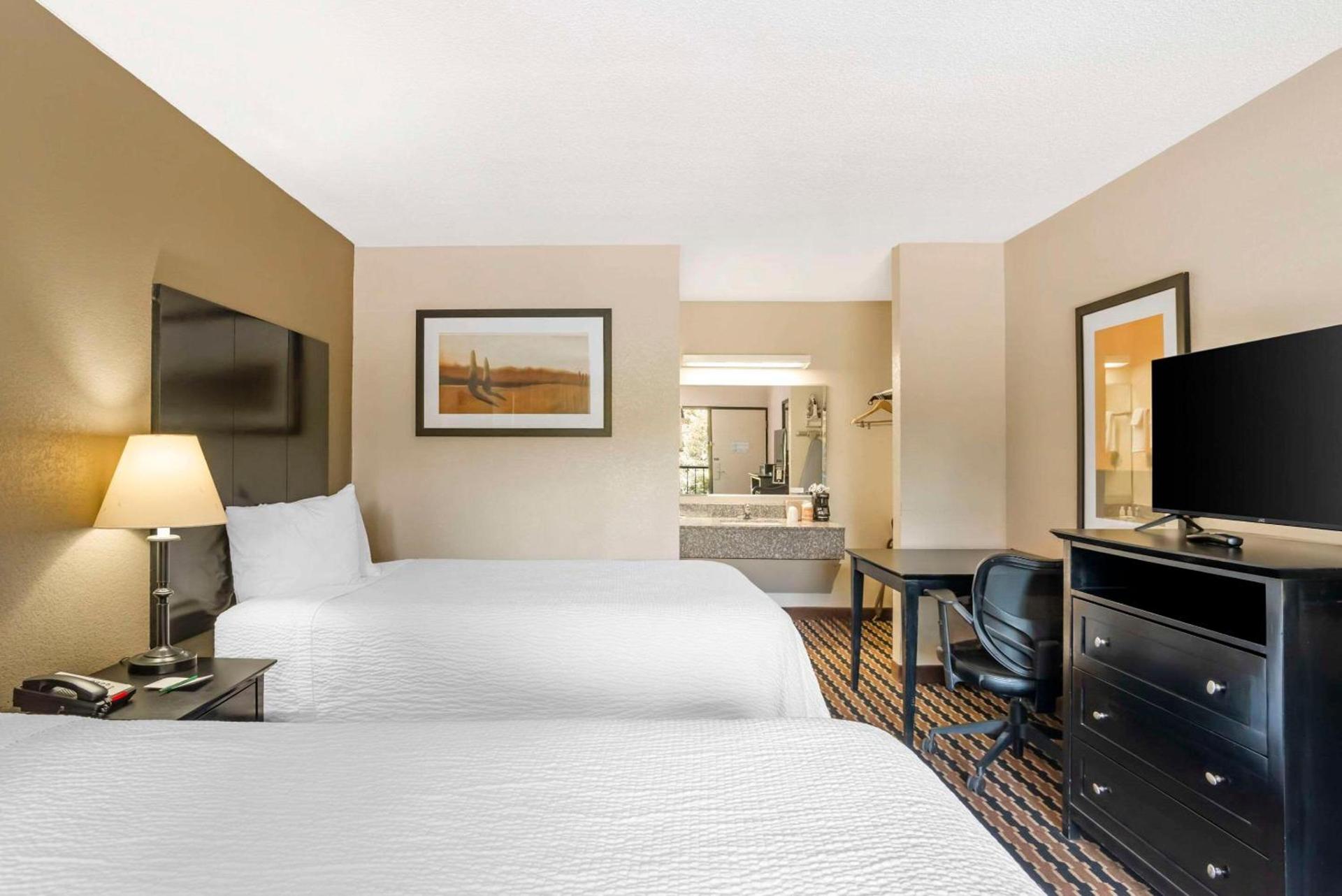 Quality Inn near Speedway photo 15