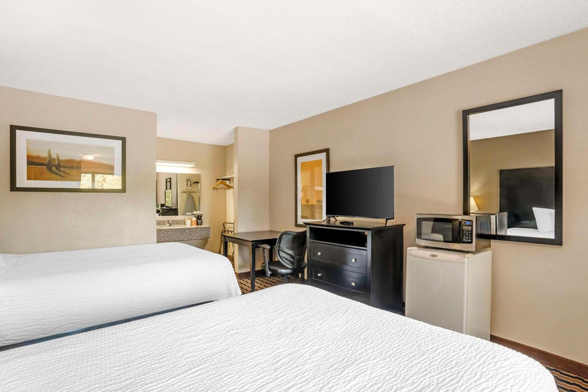 Quality Inn near Speedway photo 16