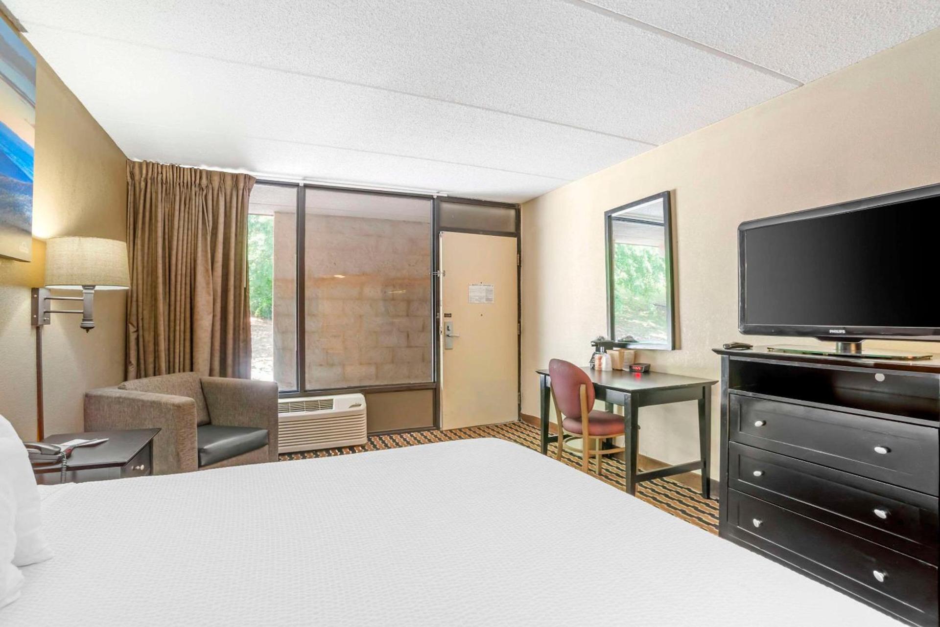 Quality Inn near Speedway photo 20