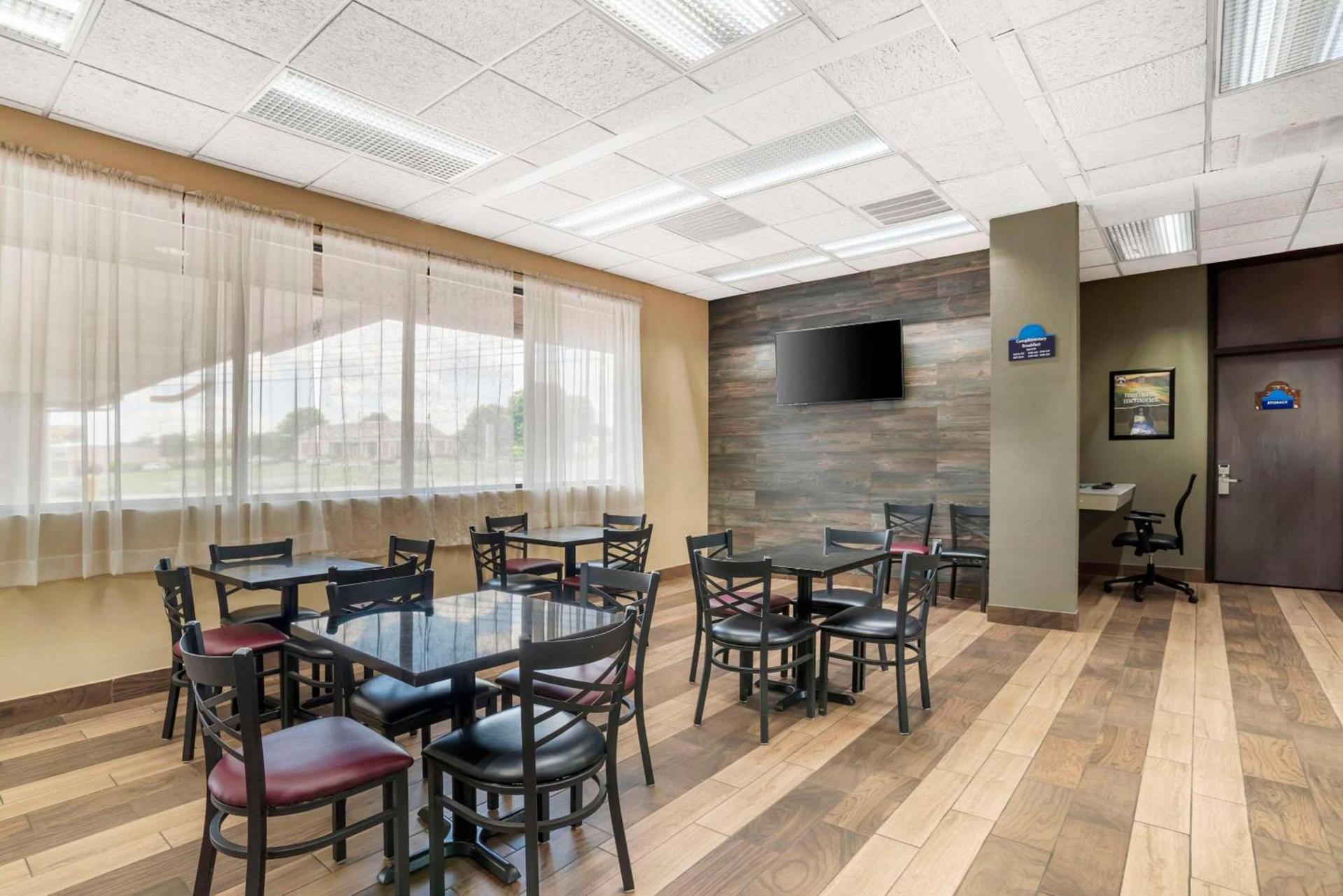 Quality Inn near Speedway photo 30