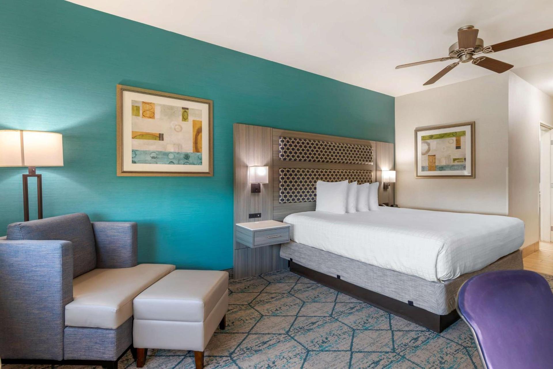 Best Western Plus Wasco Inn & Suites photo 28