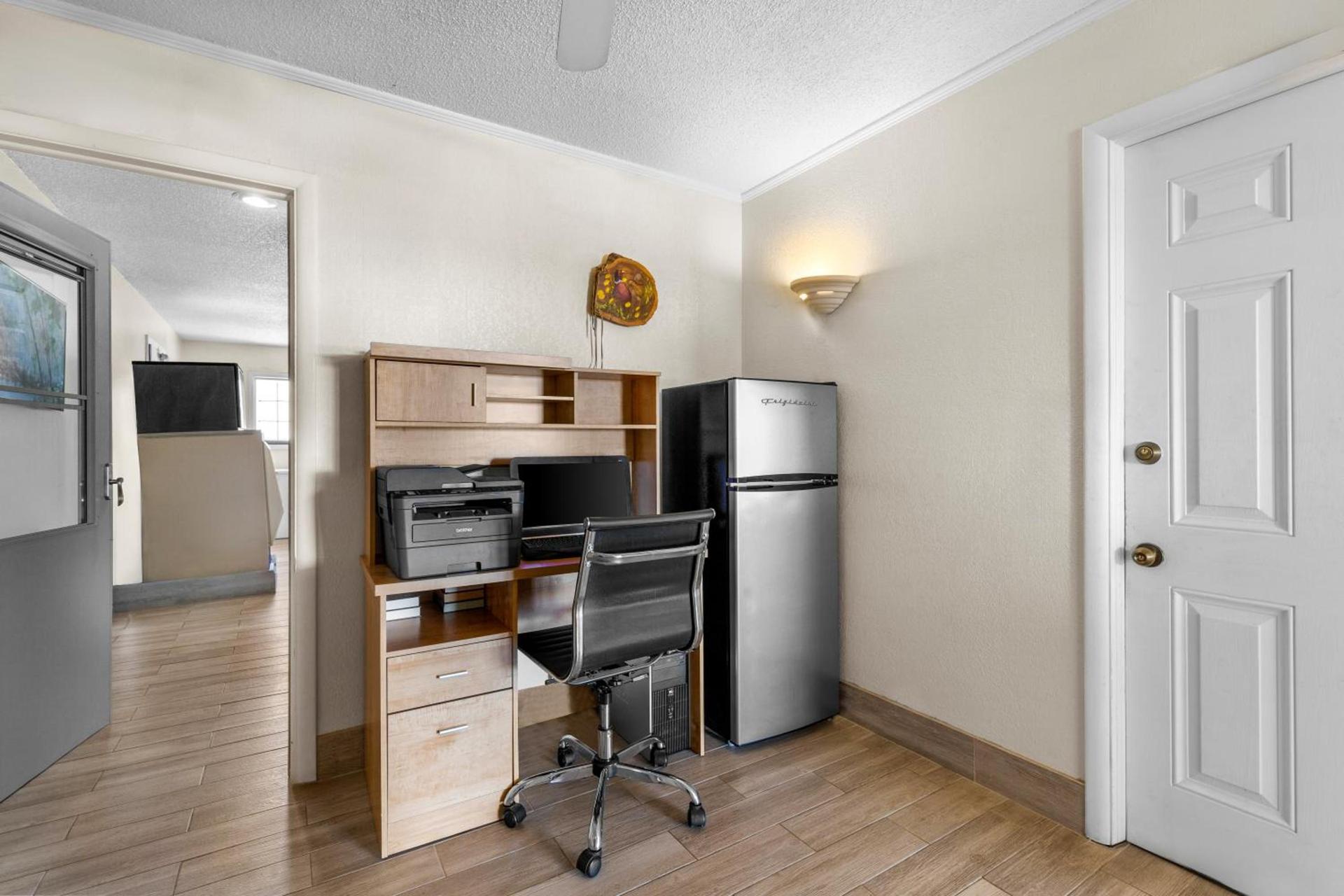 Americas Best Value Inn Belleville photo 14