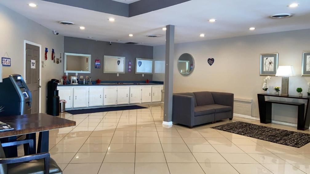 APM Inn & Suites photo 22