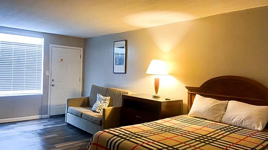 APM Inn & Suites photo 24