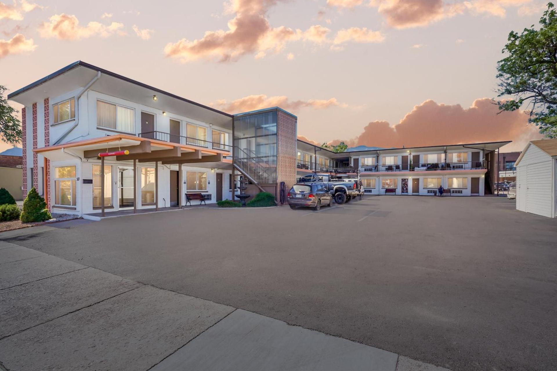 Nevada Flats Hotel photo 1