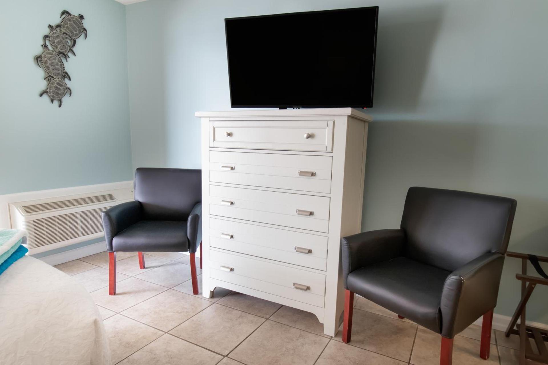 Oceanfront Litchfield Inn photo 35