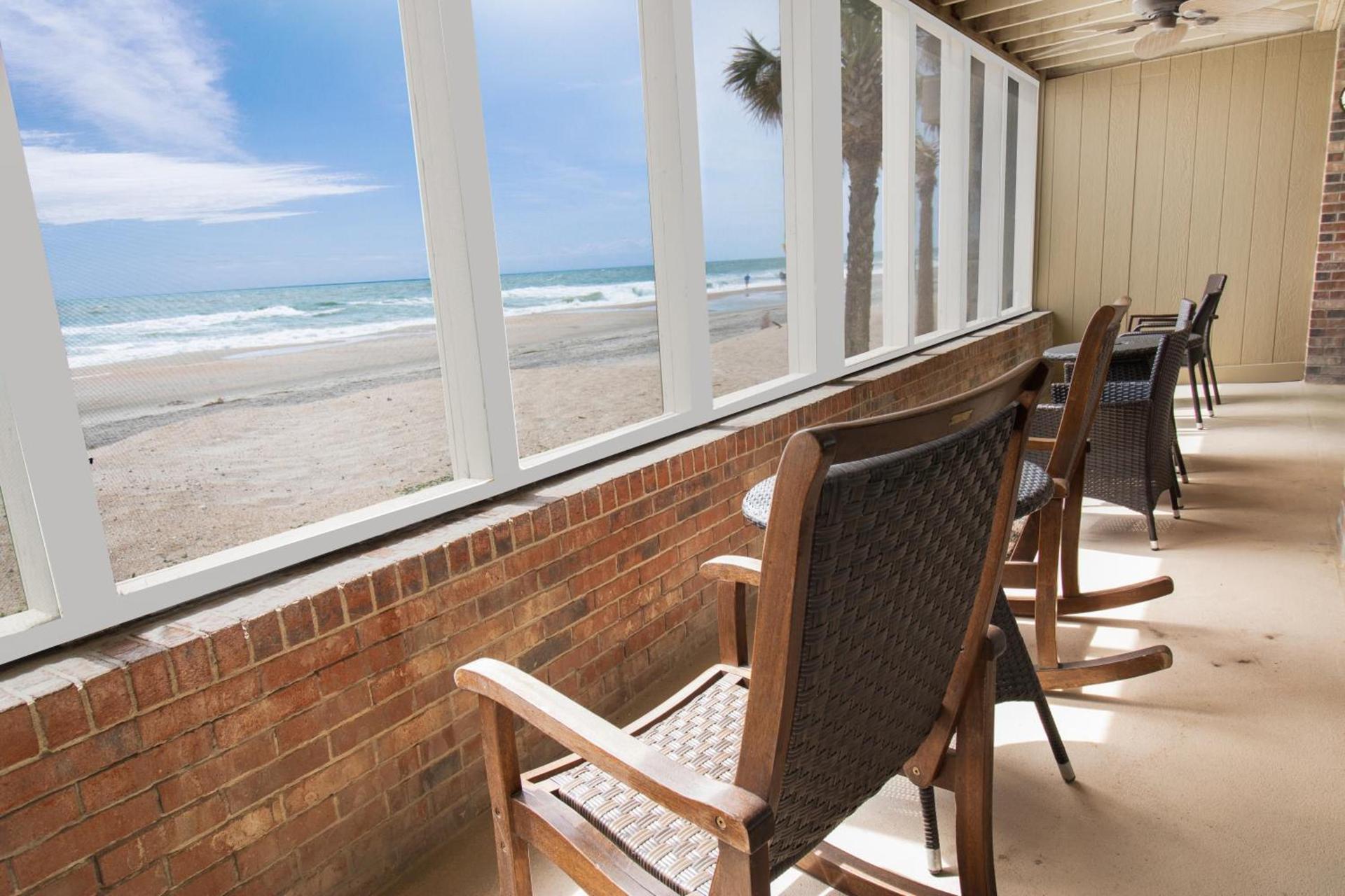 Oceanfront Litchfield Inn photo 38