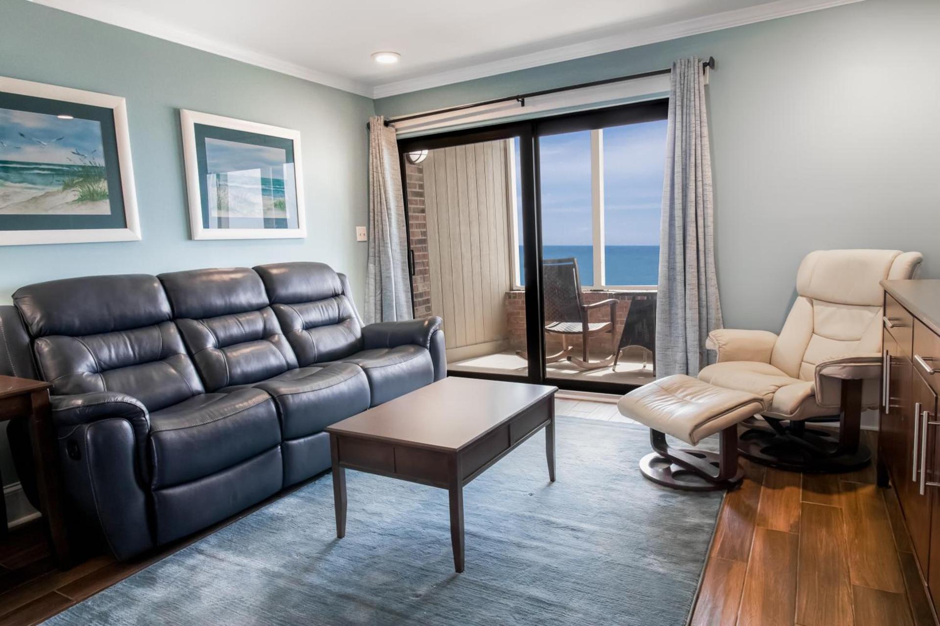 Oceanfront Litchfield Inn photo 41