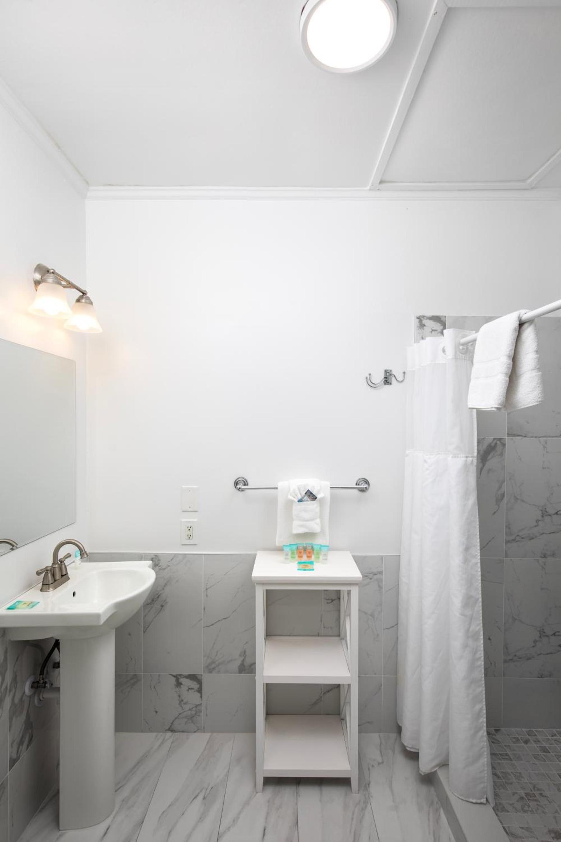 Southernmost Inn Adult Exclusive photo 44