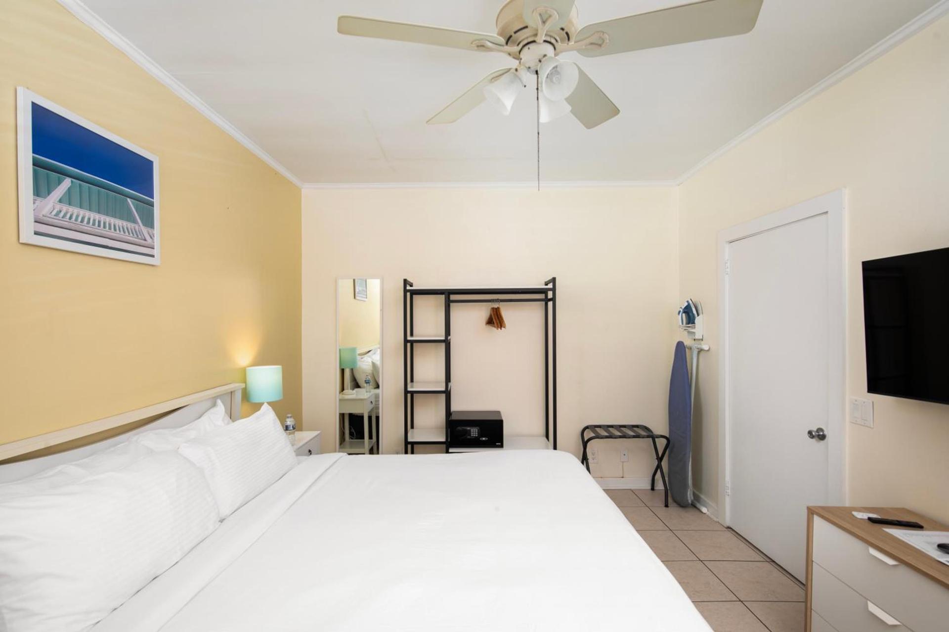 Southernmost Inn Adult Exclusive photo 41