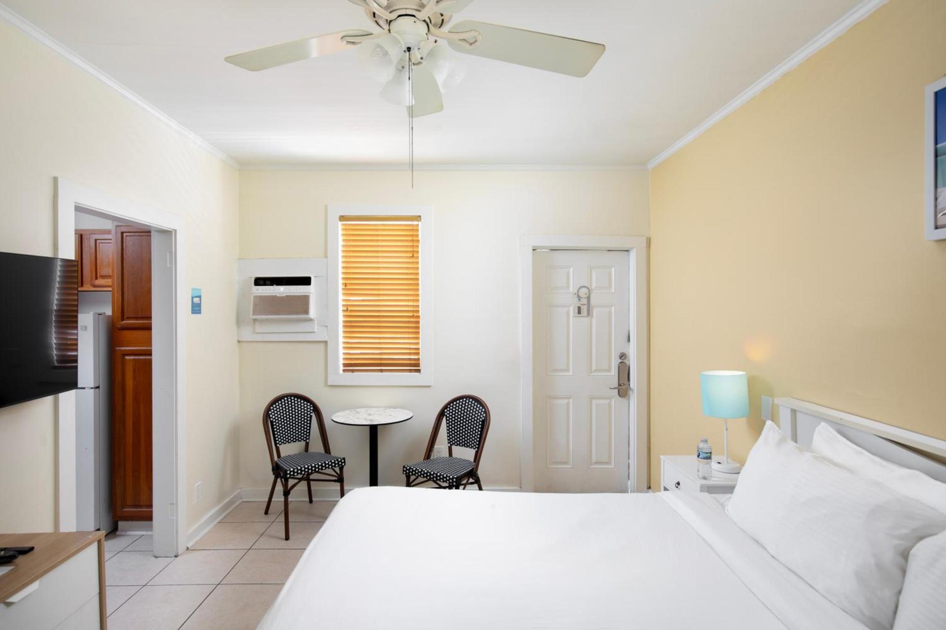 Southernmost Inn Adult Exclusive photo 40