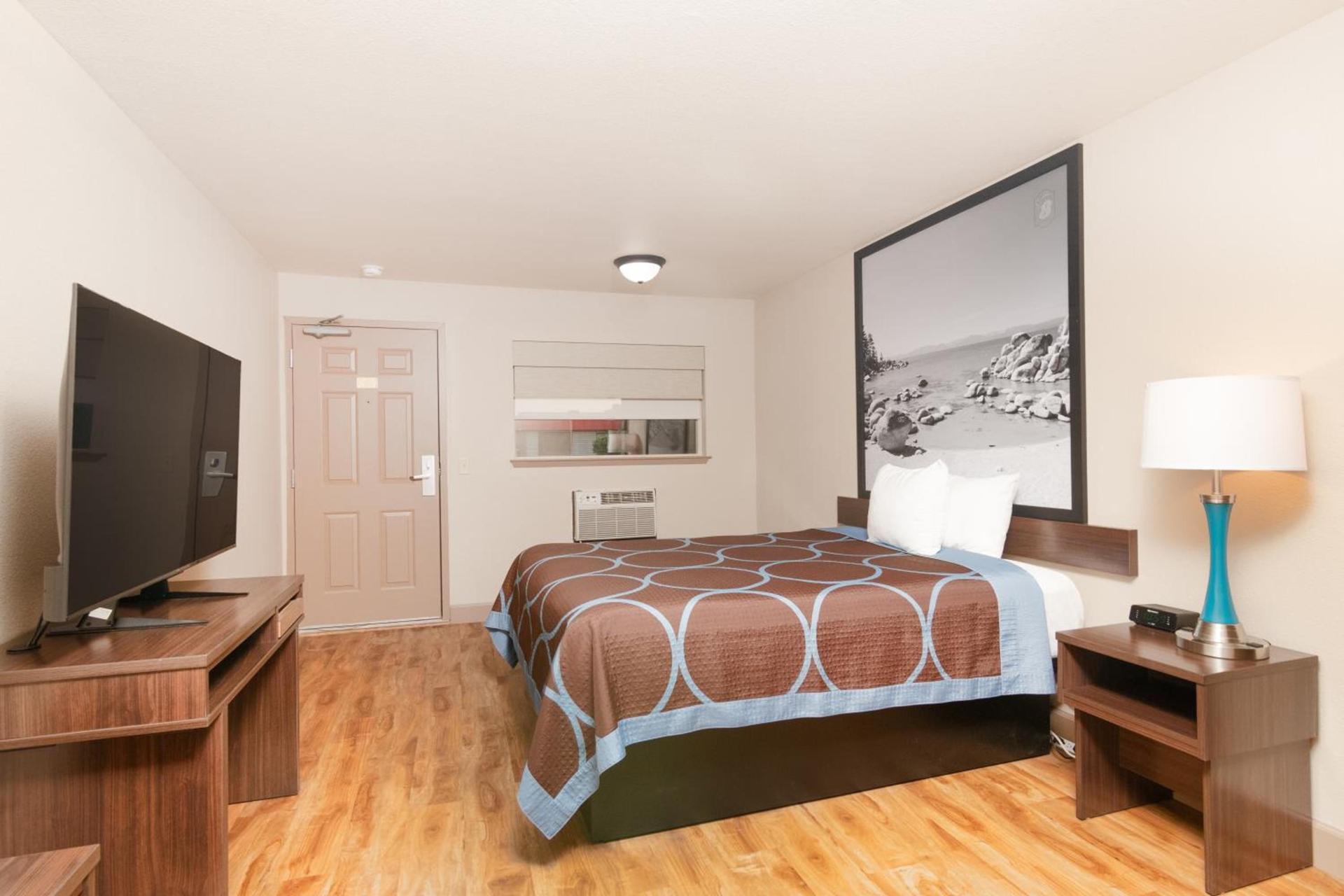 Super 8 by Wyndham Fallon photo 34