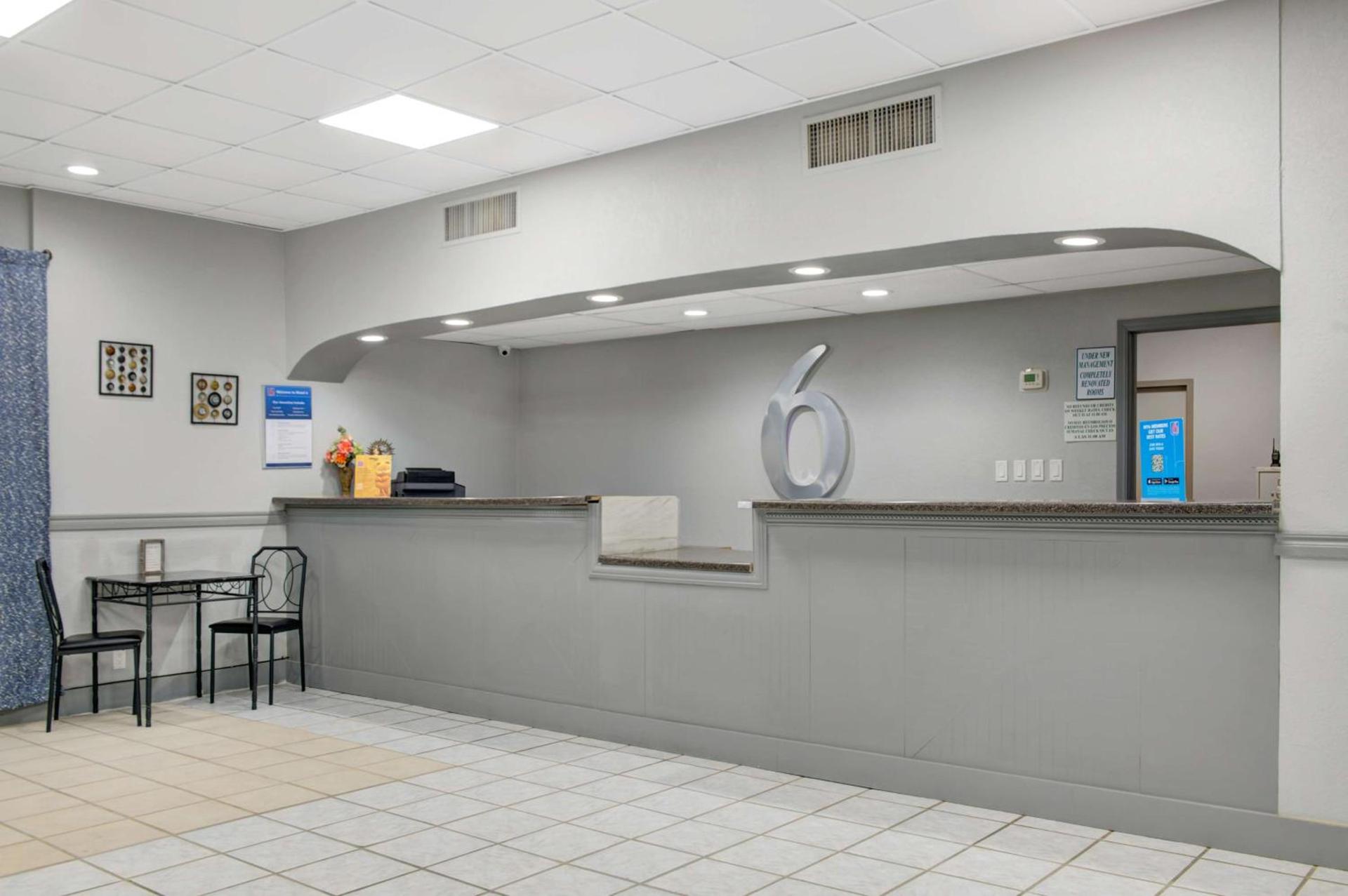 Motel 6 Chickasha, OK photo 3