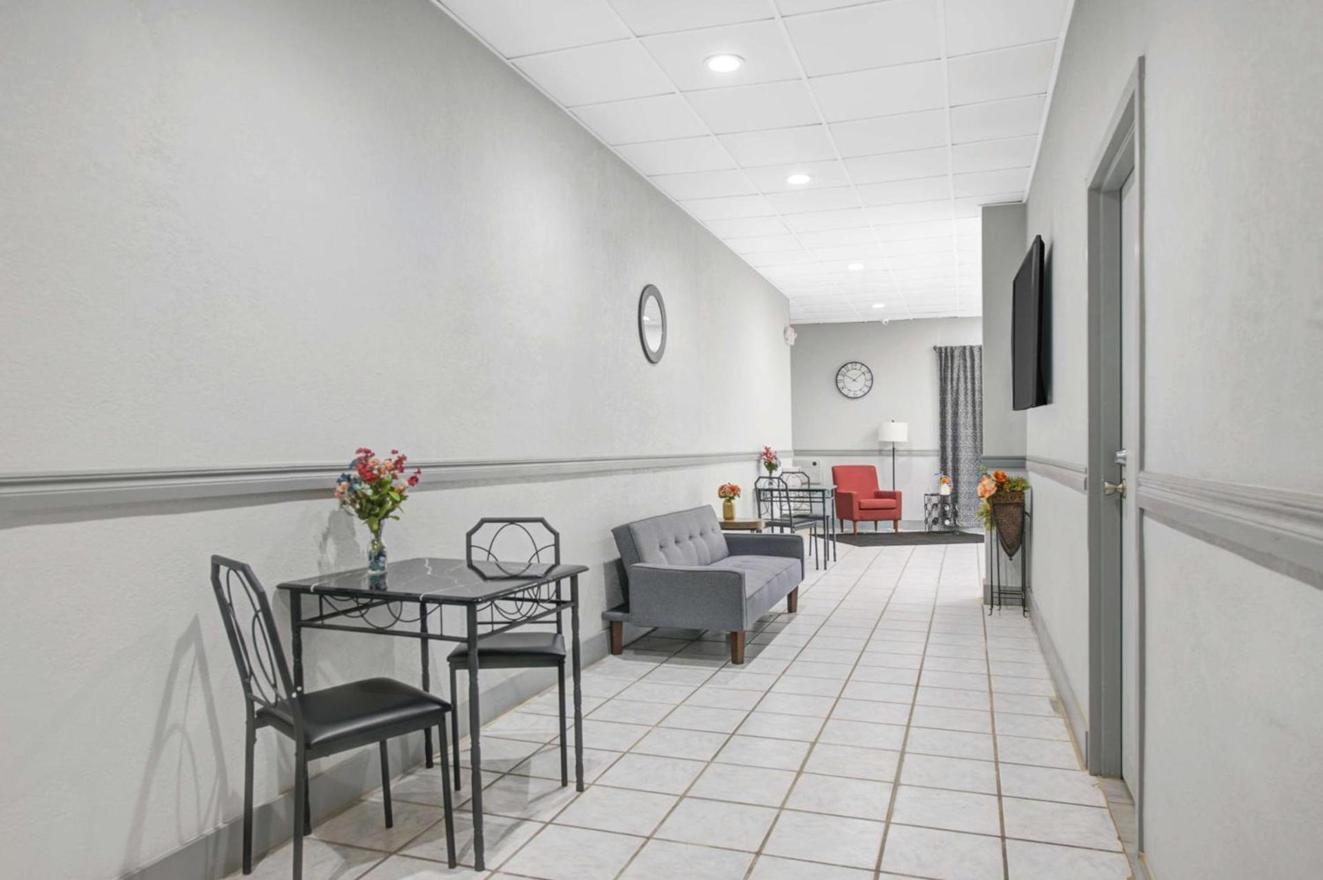 Motel 6 Chickasha, OK photo 6